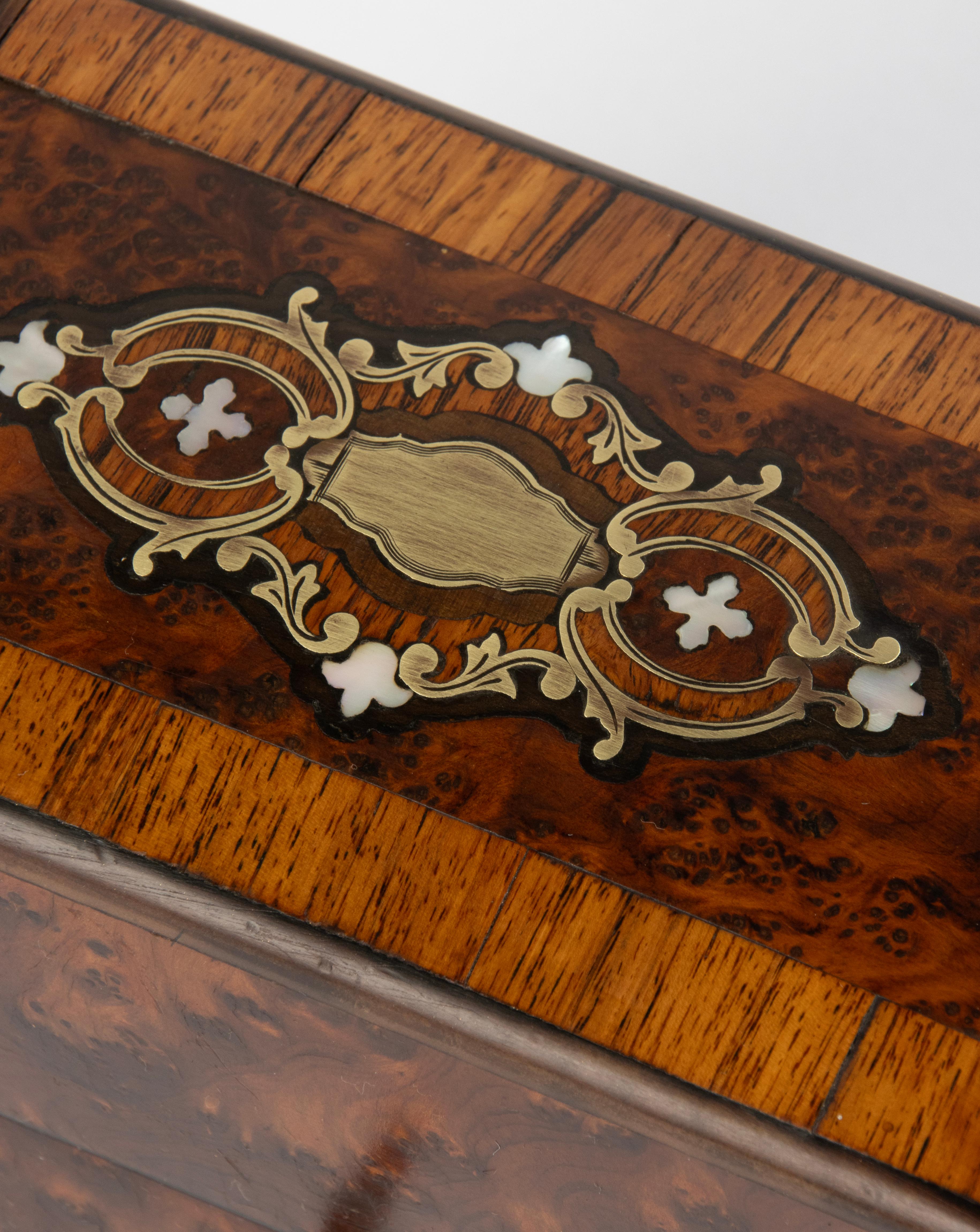 19th Century Perfume Box - Napoleon III - Crystal Bottles For Sale 3