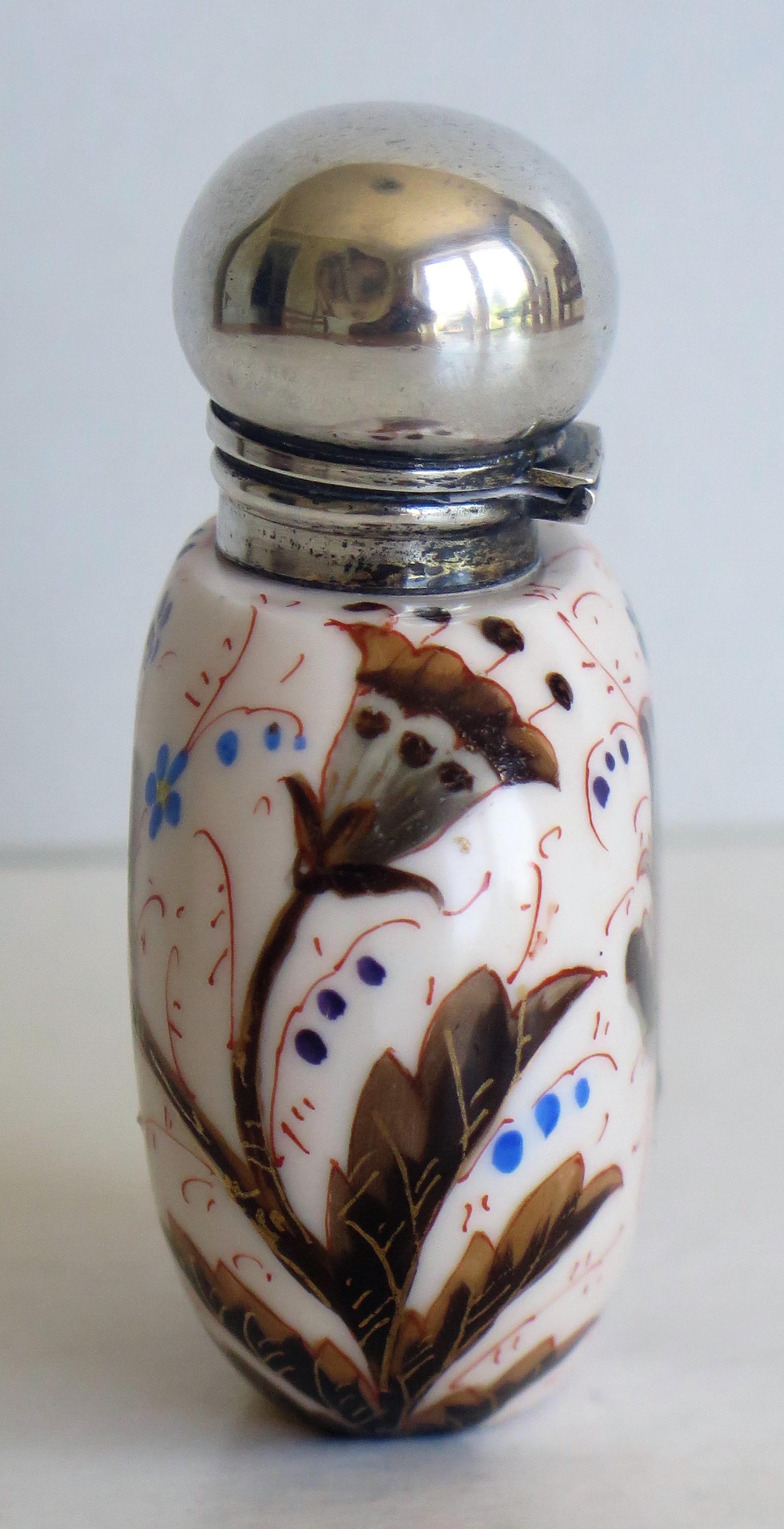 19th Century Perfume or Scent Bottle Porcelain Hand-Painted Floral, Victorian In Good Condition In Lincoln, Lincolnshire