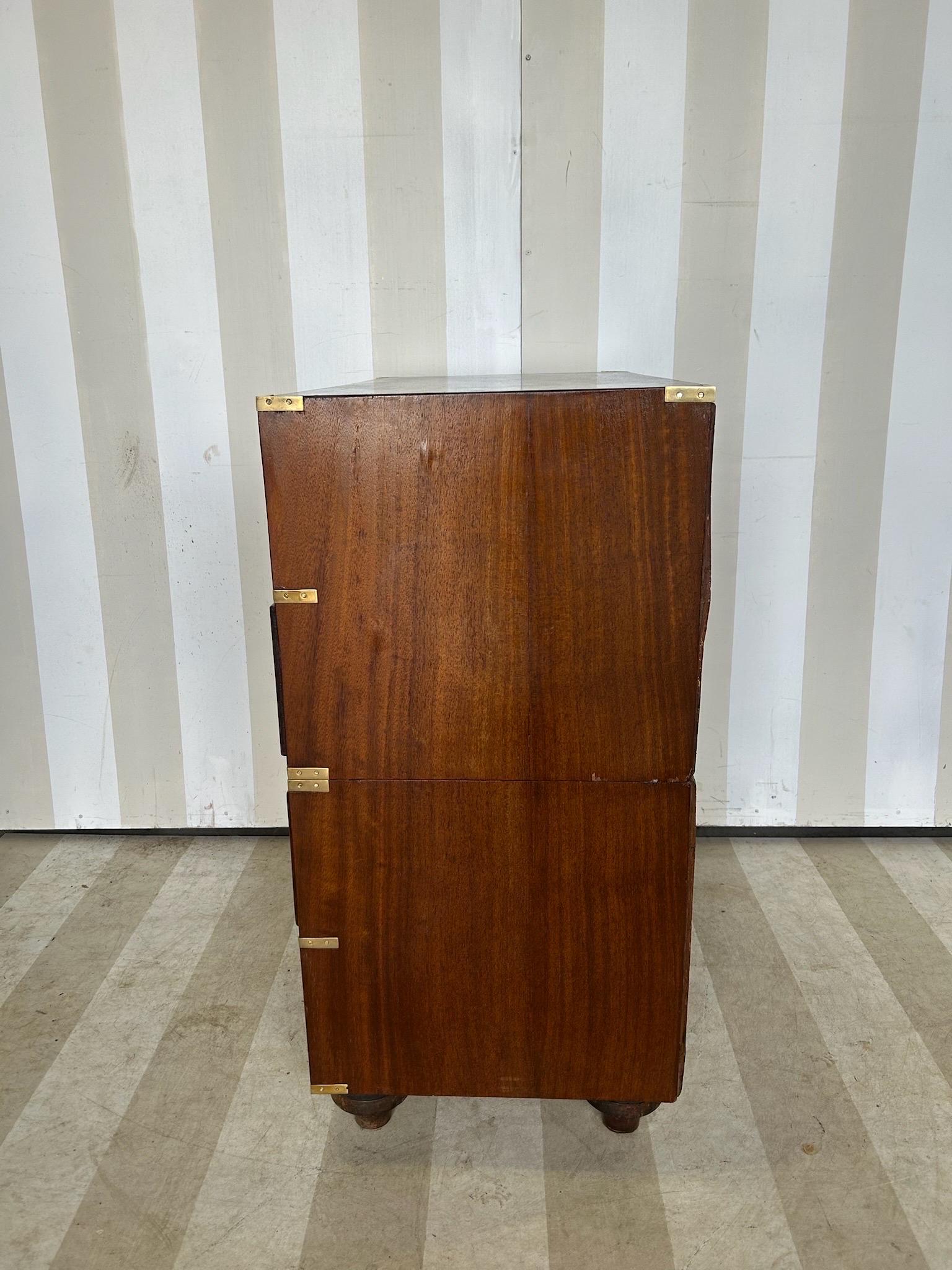 Cassapanca Campaigner in mogano rilegata in ottone del XIX secolo in vendita 5