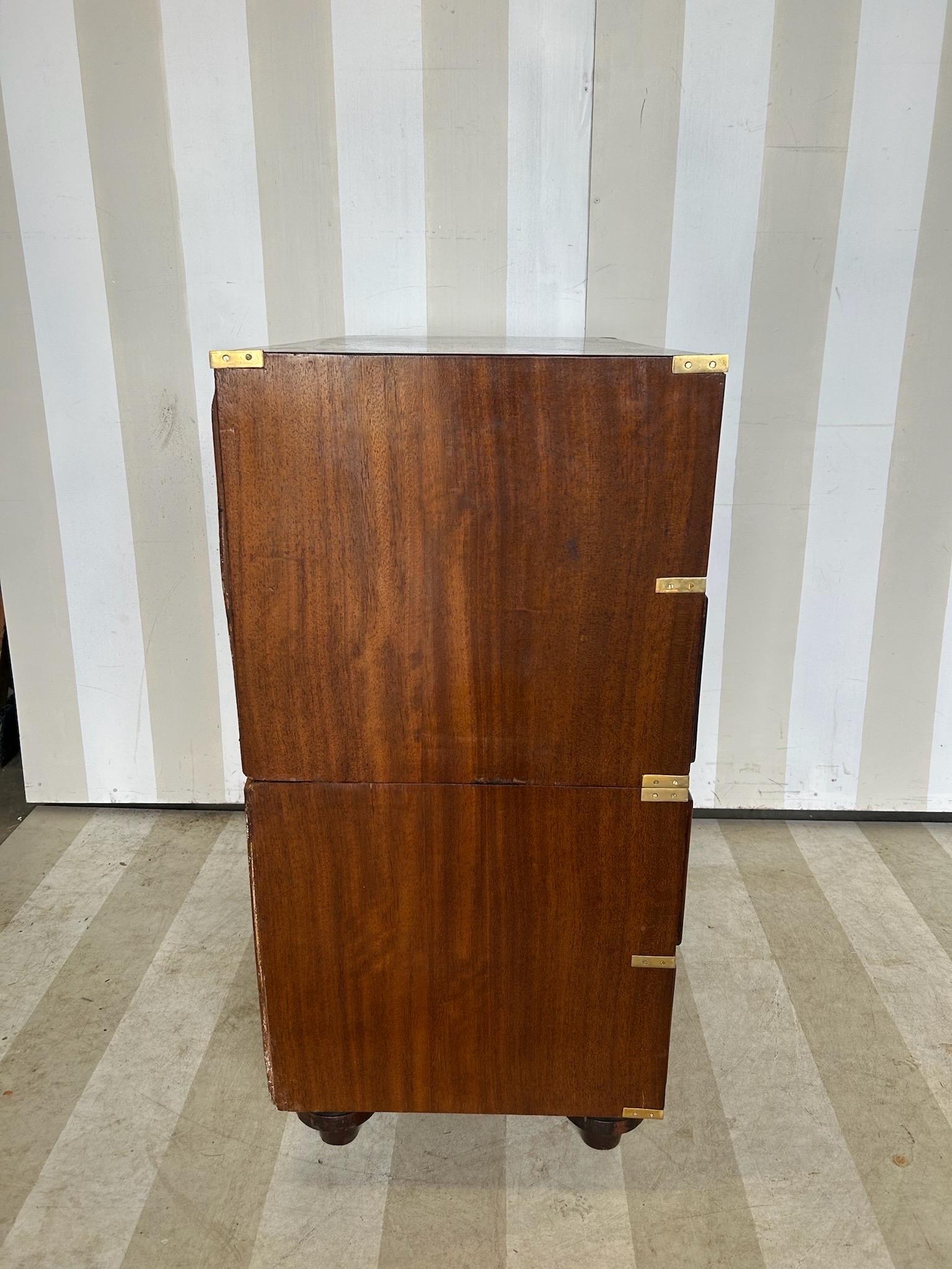 Cassapanca Campaigner in mogano rilegata in ottone del XIX secolo in vendita 1