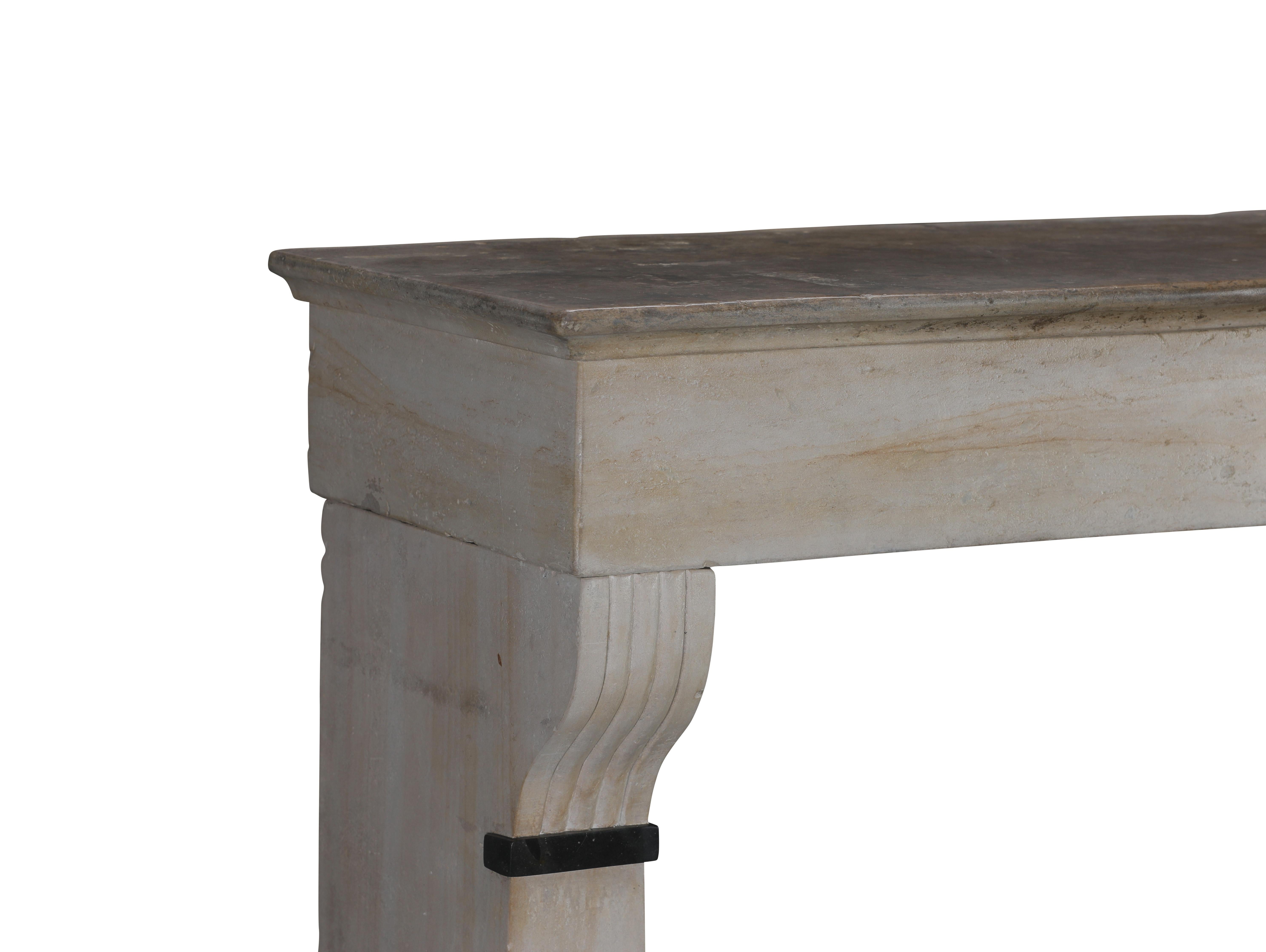 19th Century Period Townhouse Fireplace Surround With Black Marble Detail In Excellent Condition For Sale In Beervelde, BE
