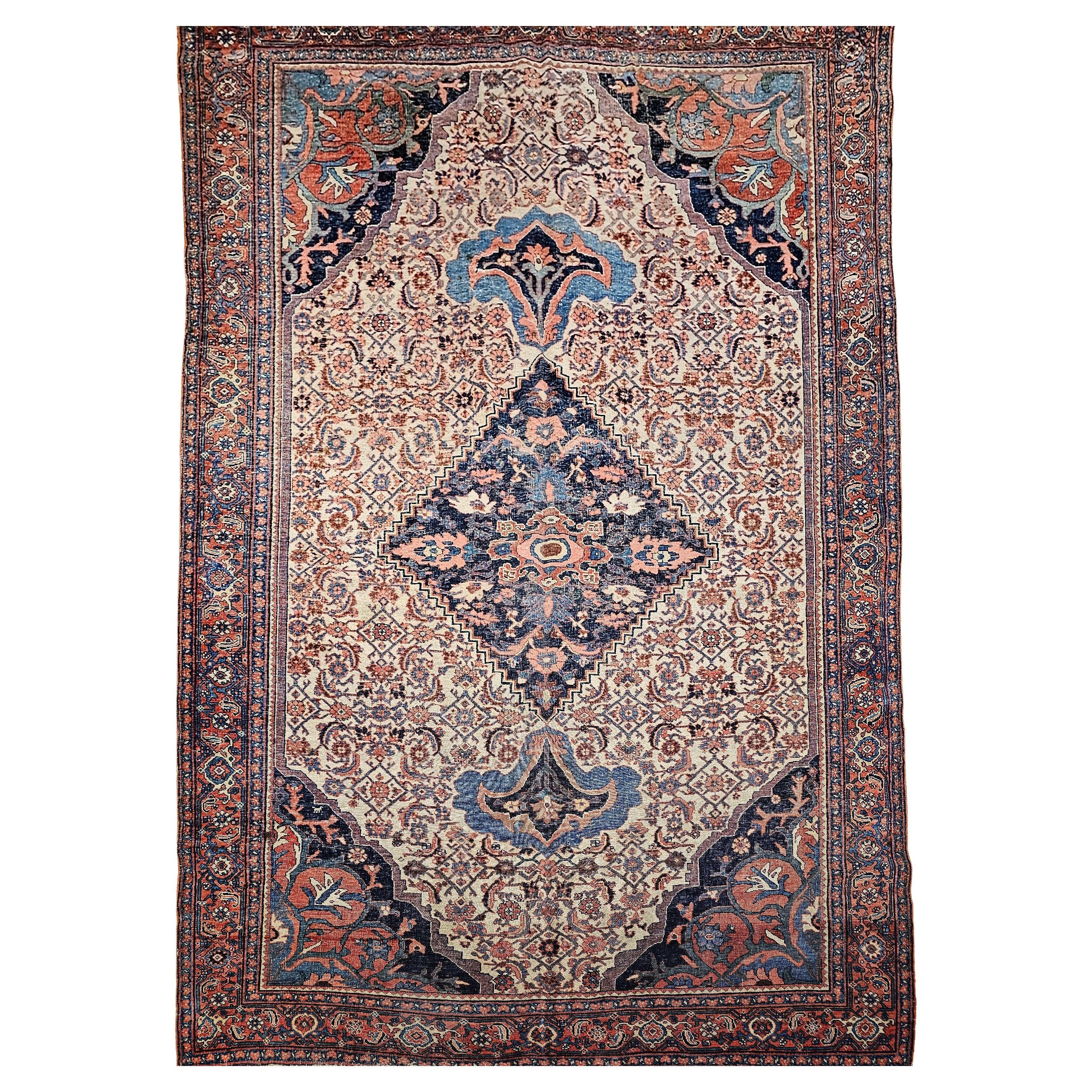 19th Century Persian Bidjar Rug in Ivory, Navy, Red, Turquoise, Blue en venta