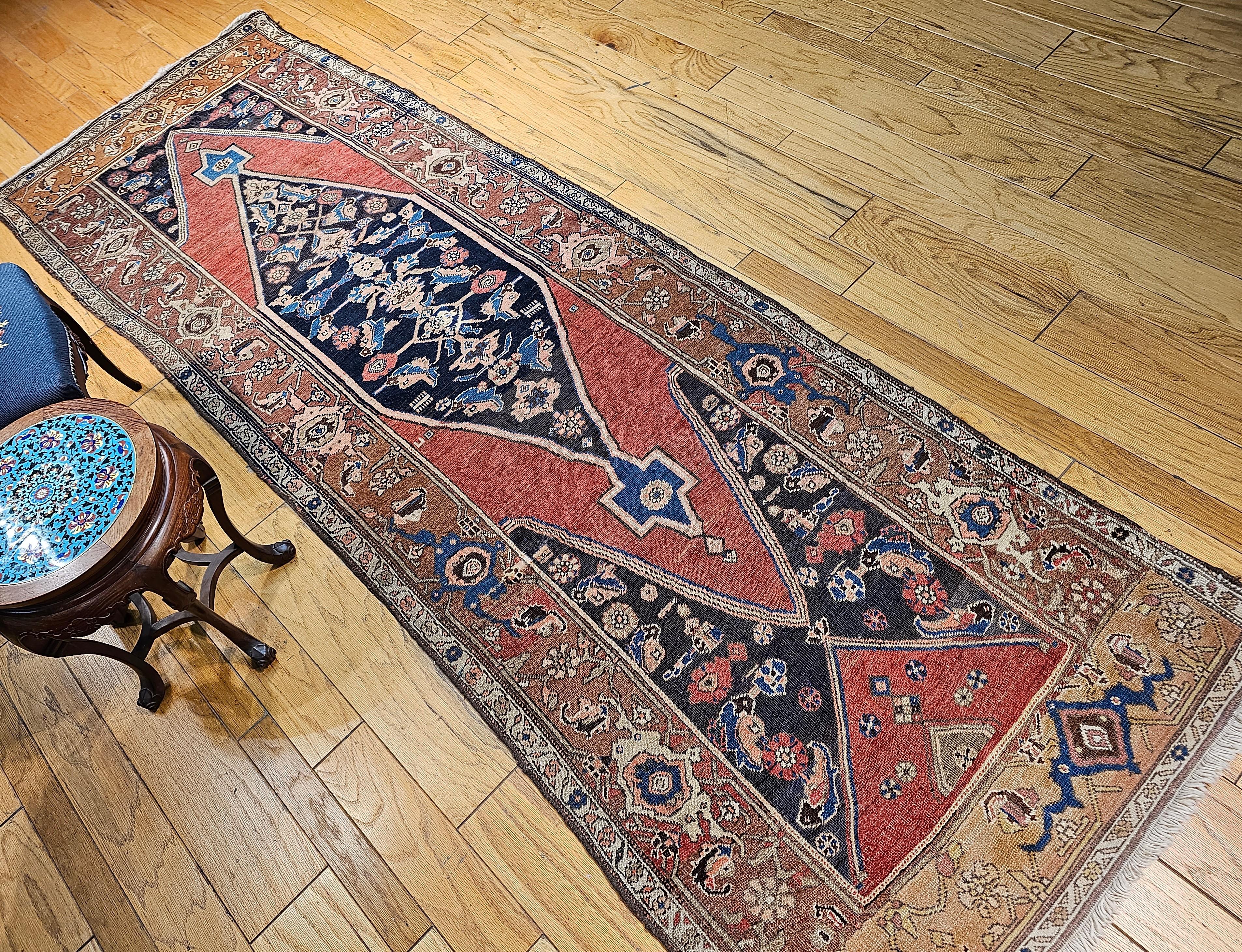 Runner persiano Bidjar del XIX secolo in rosso terracotta, marina, marrone avorio in vendita 13