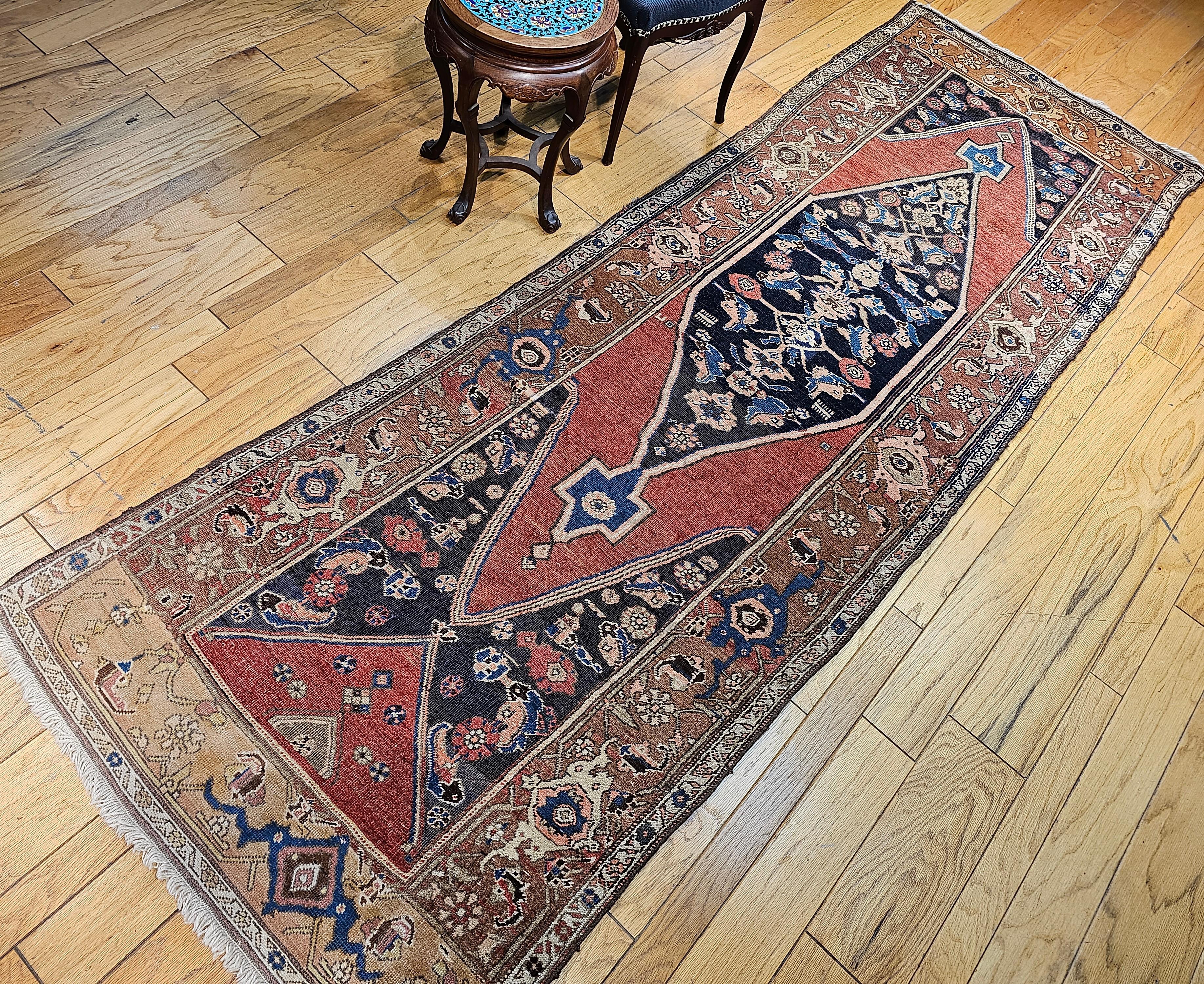 Runner persiano Bidjar del XIX secolo in rosso terracotta, marina, marrone avorio in vendita 14