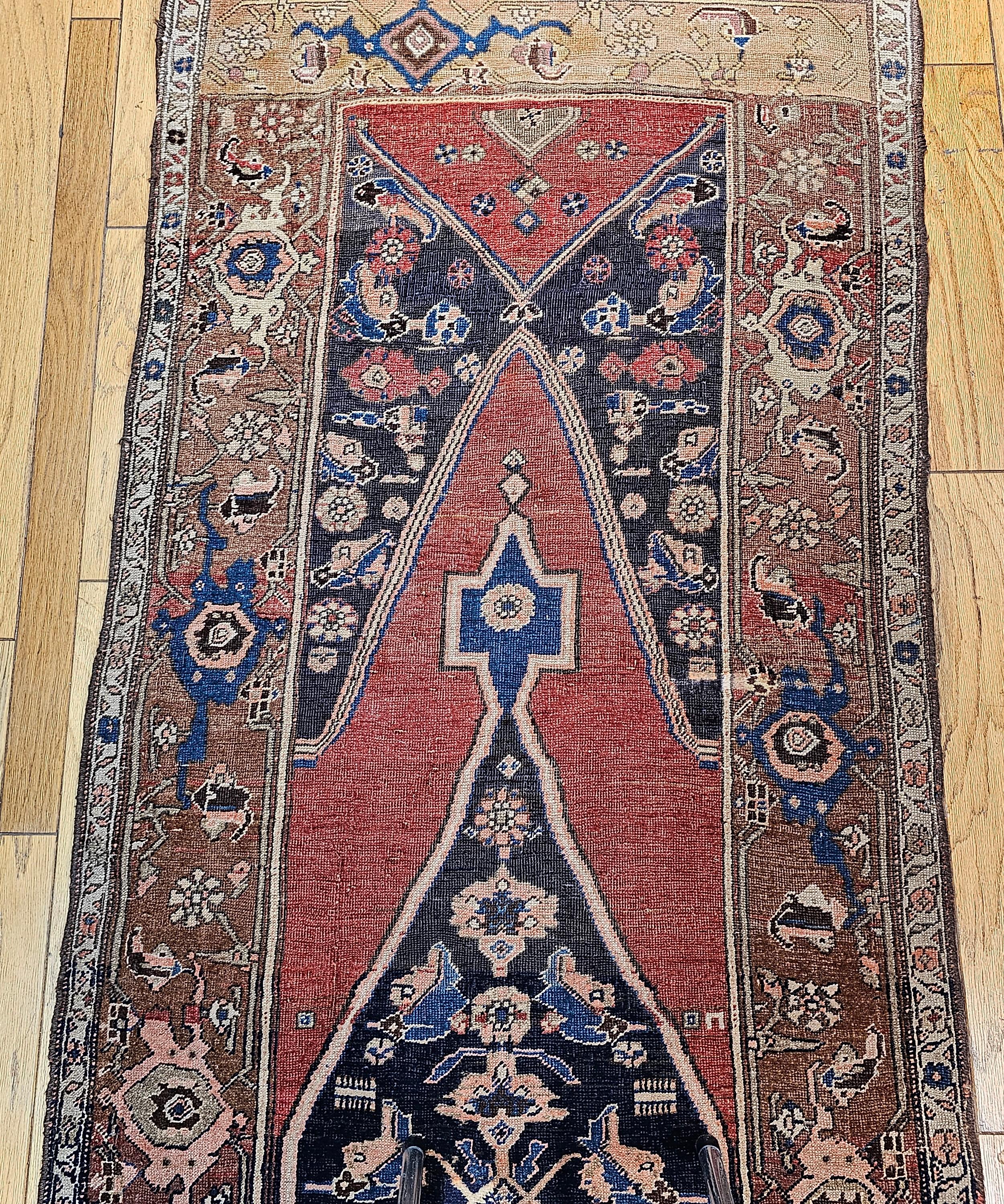 Persiano Runner persiano Bidjar del XIX secolo in rosso terracotta, marina, marrone avorio in vendita