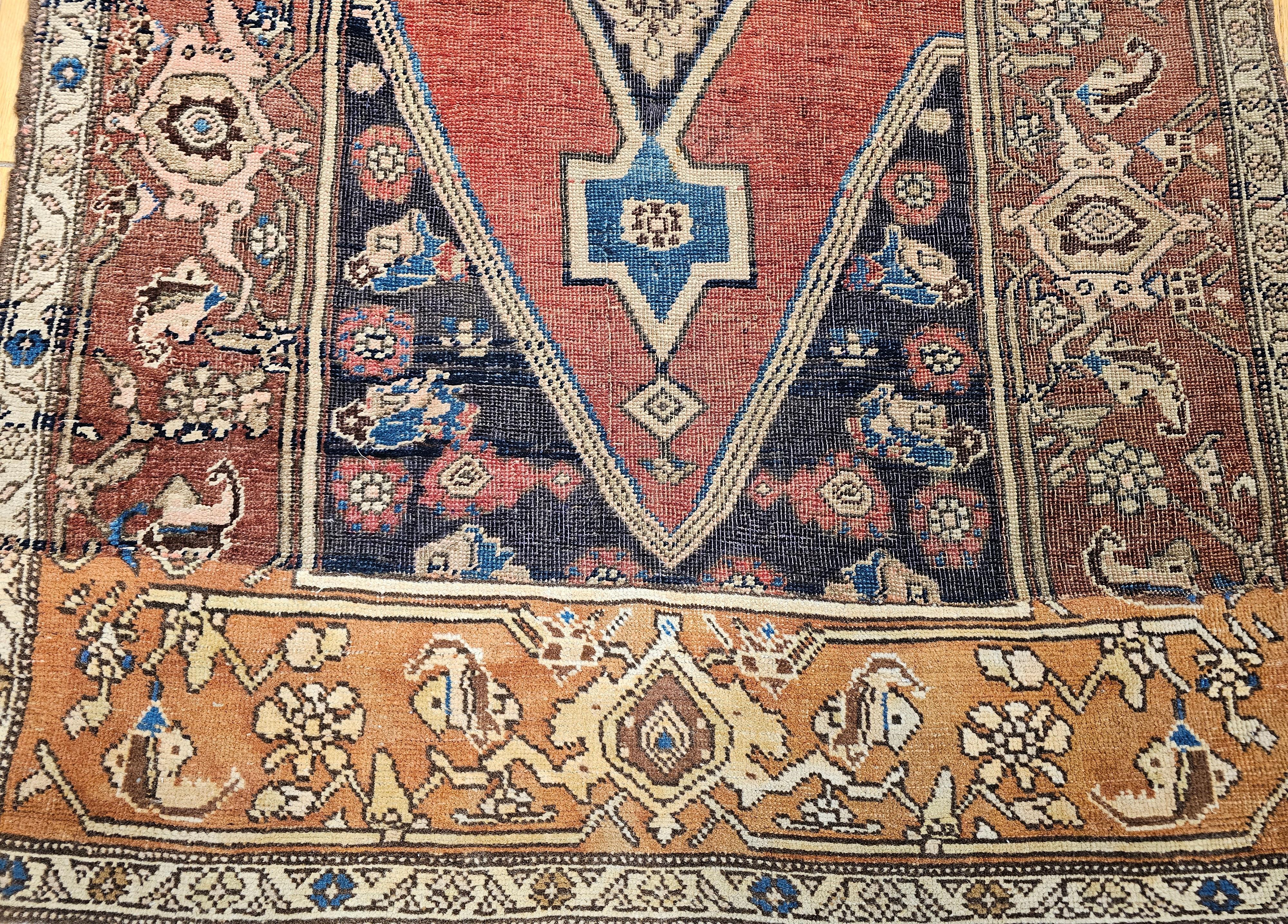 Lana Runner persiano Bidjar del XIX secolo in rosso terracotta, marina, marrone avorio in vendita