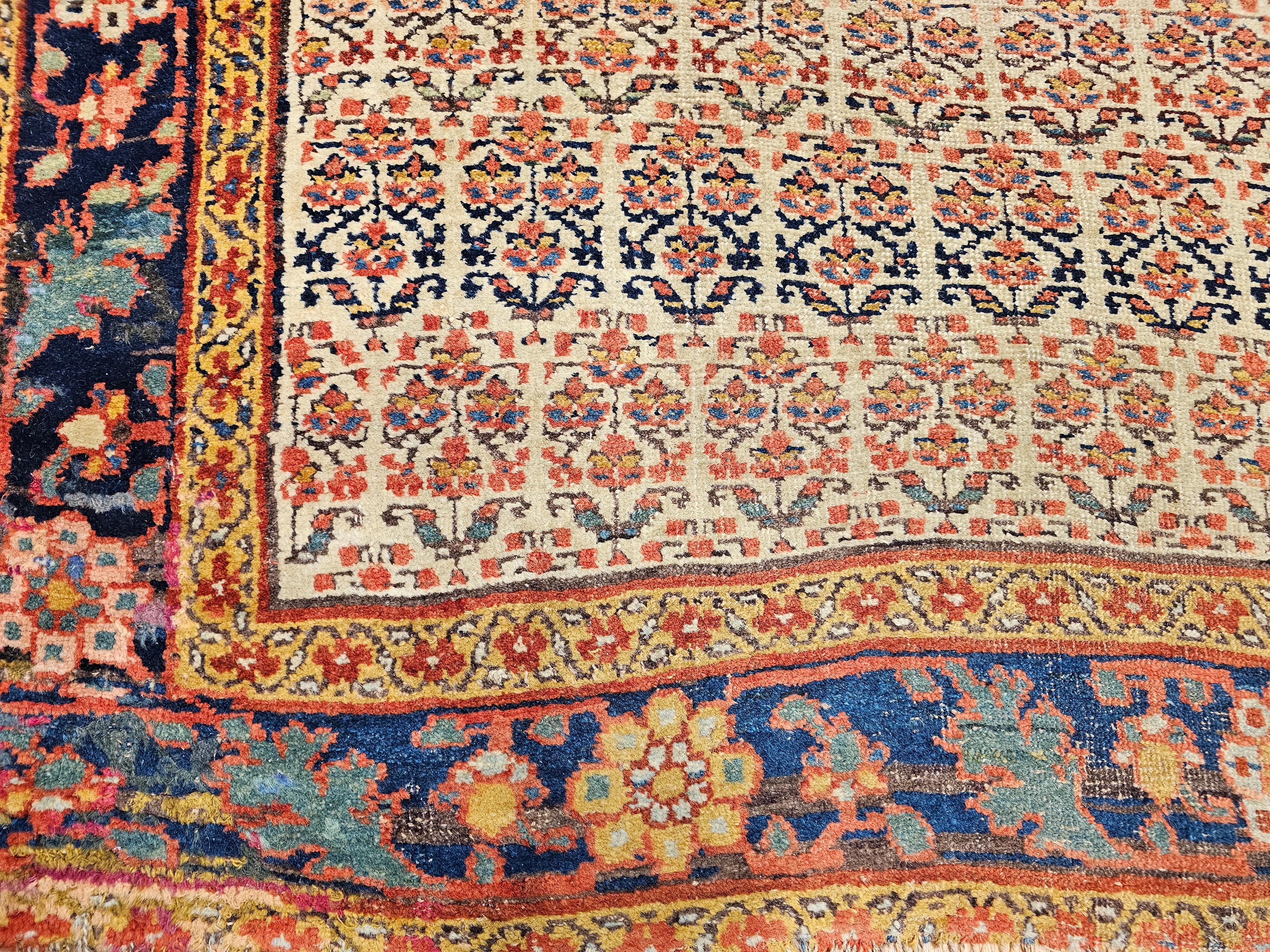 Persischer Bidjar-breiter Bidjar-Läufer des 19. Jahrhunderts mit Allover-Muster in Elfenbein, Marineblau, Grün im Angebot 8