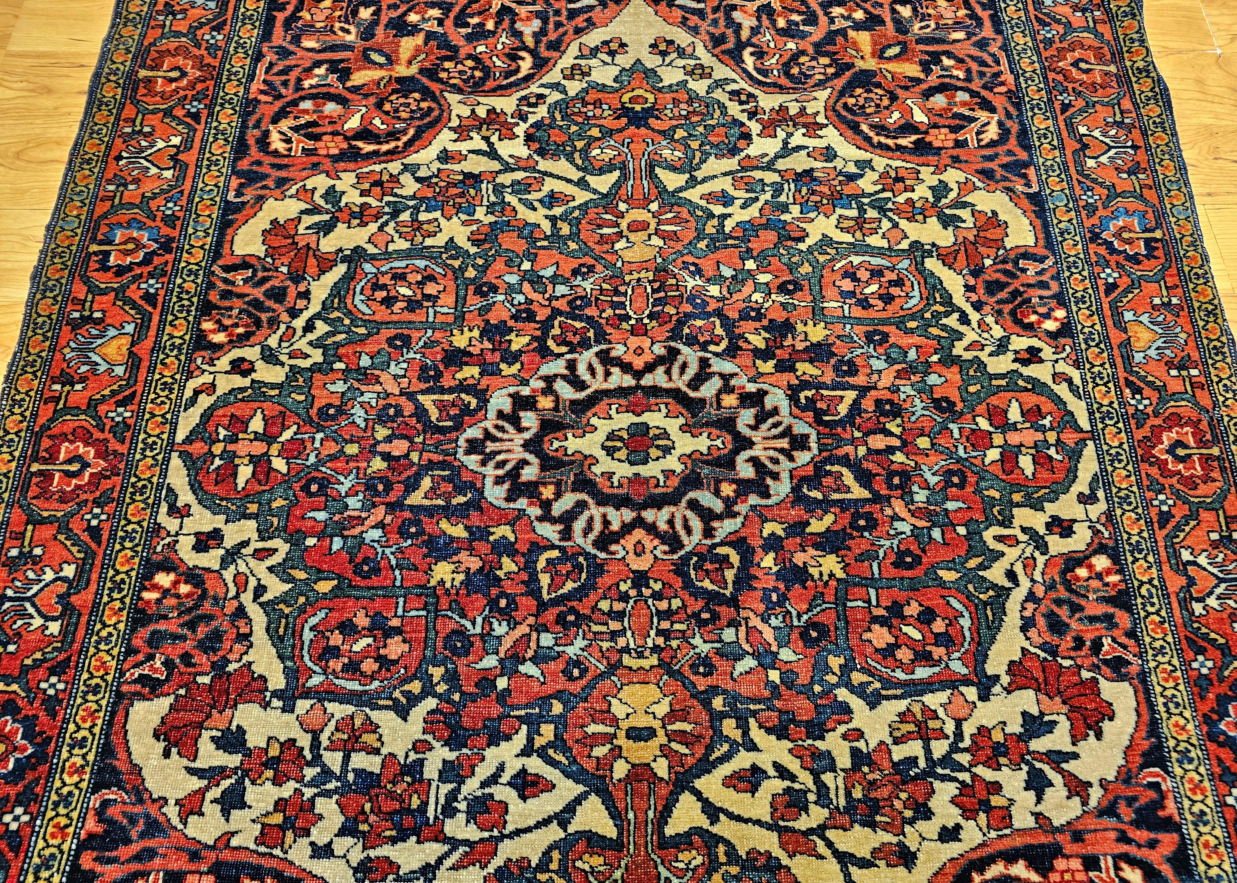Tintura vegetale Tappeto persiano del 19° secolo Sarouk Farahan in vendita