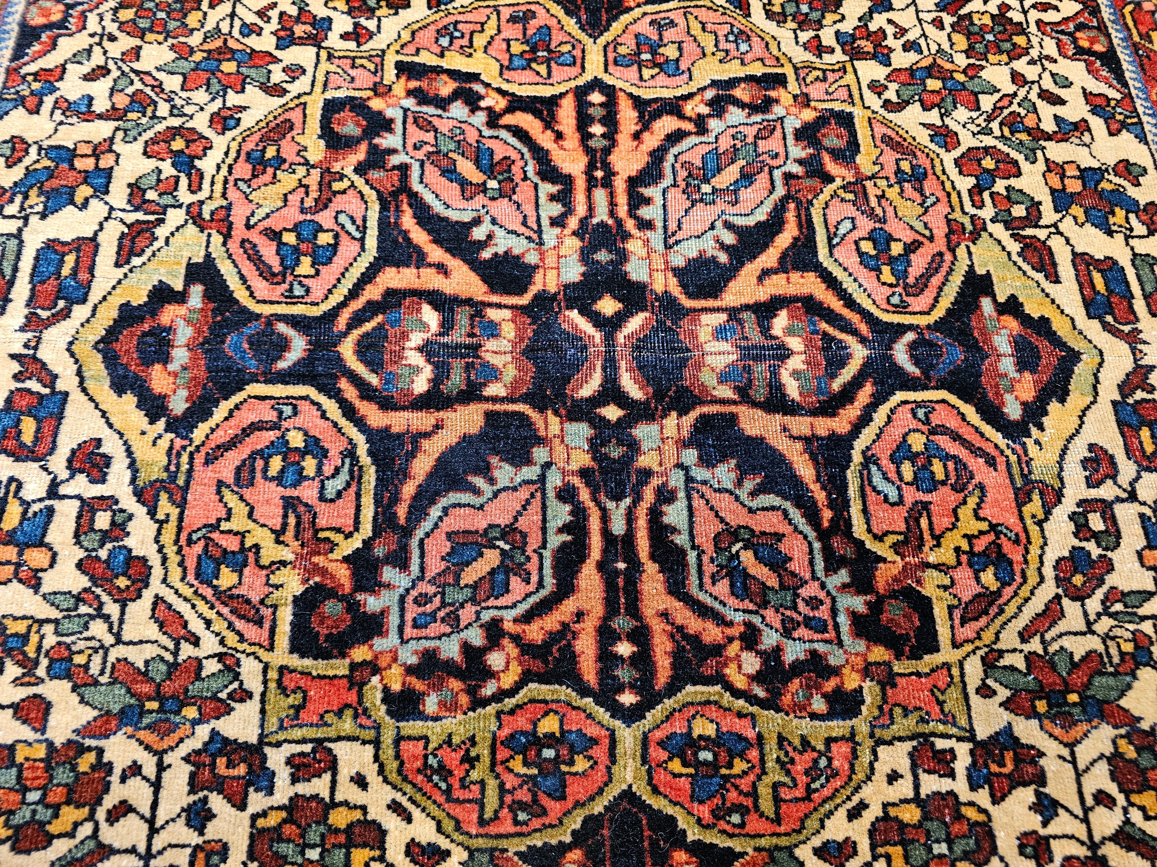 Persischer Farahan Sarouk-Teppich aus dem 19. Jahrhundert im Angebot 4