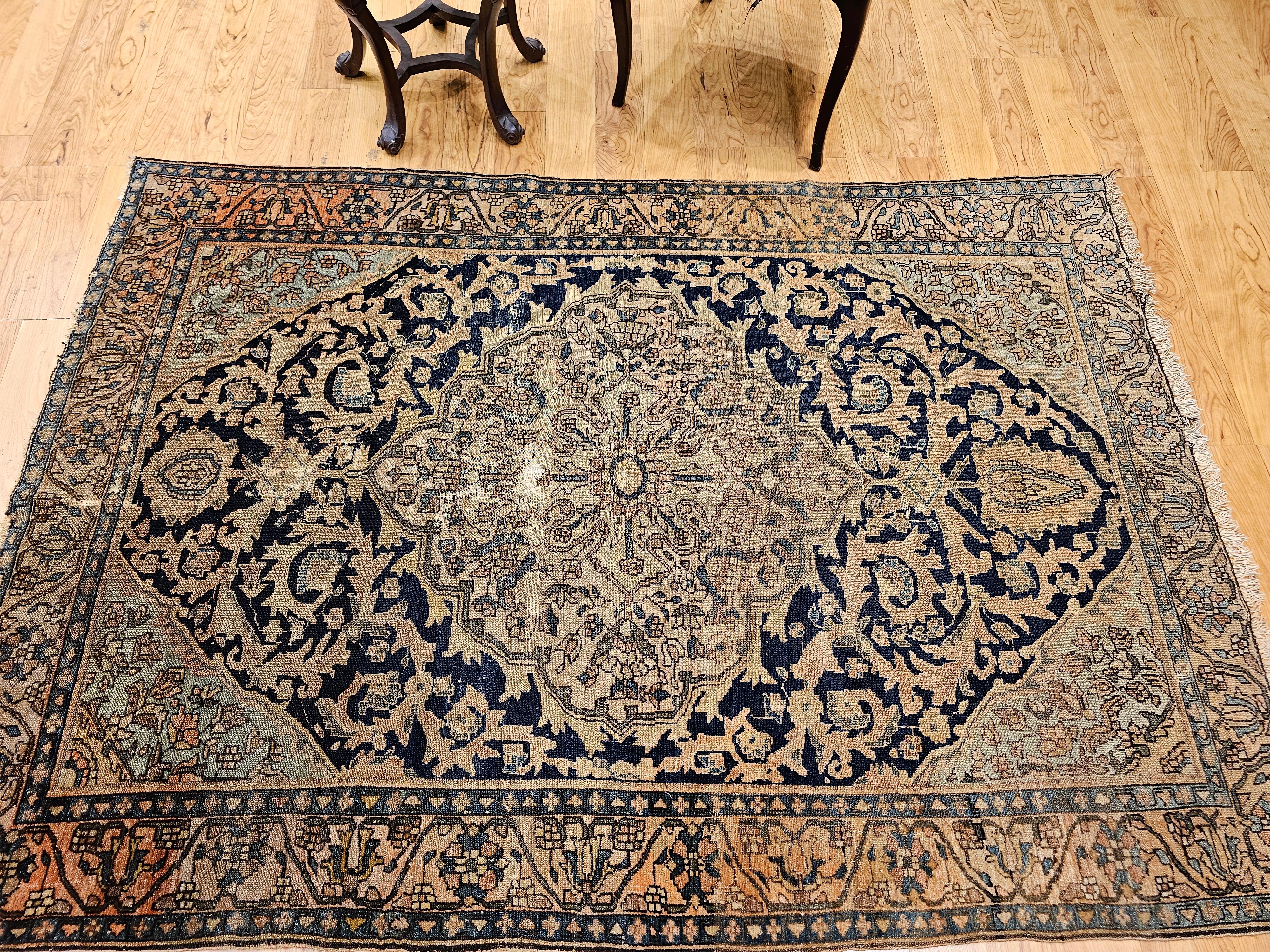 Tappeto persiano Sarouk Farahan del XIX secolo in avorio, marina, verde e blu in vendita 11