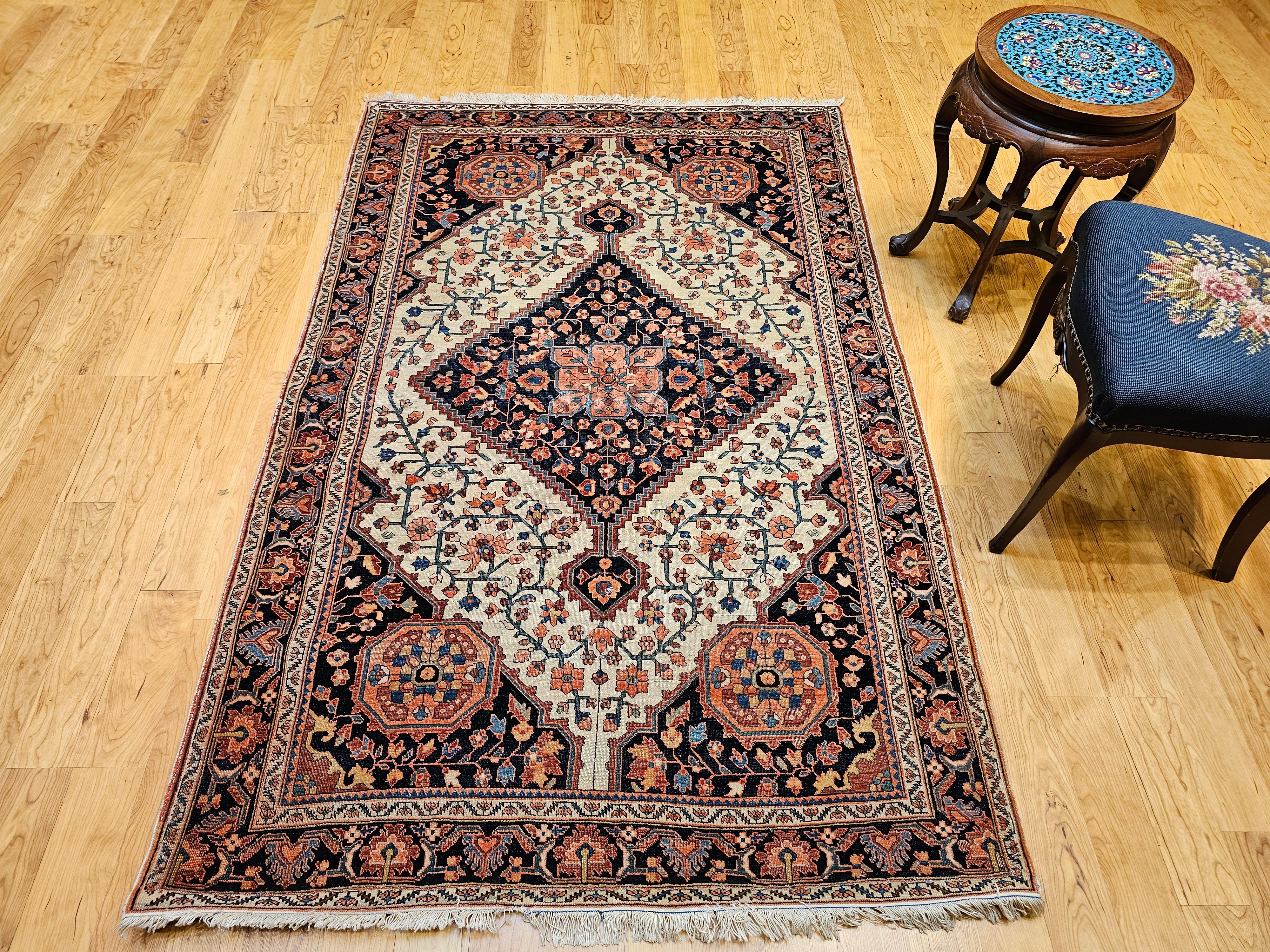 Tappeto persiano del XIX secolo Sarouk Farahan con motivo floreale in avorio e blu in vendita 5
