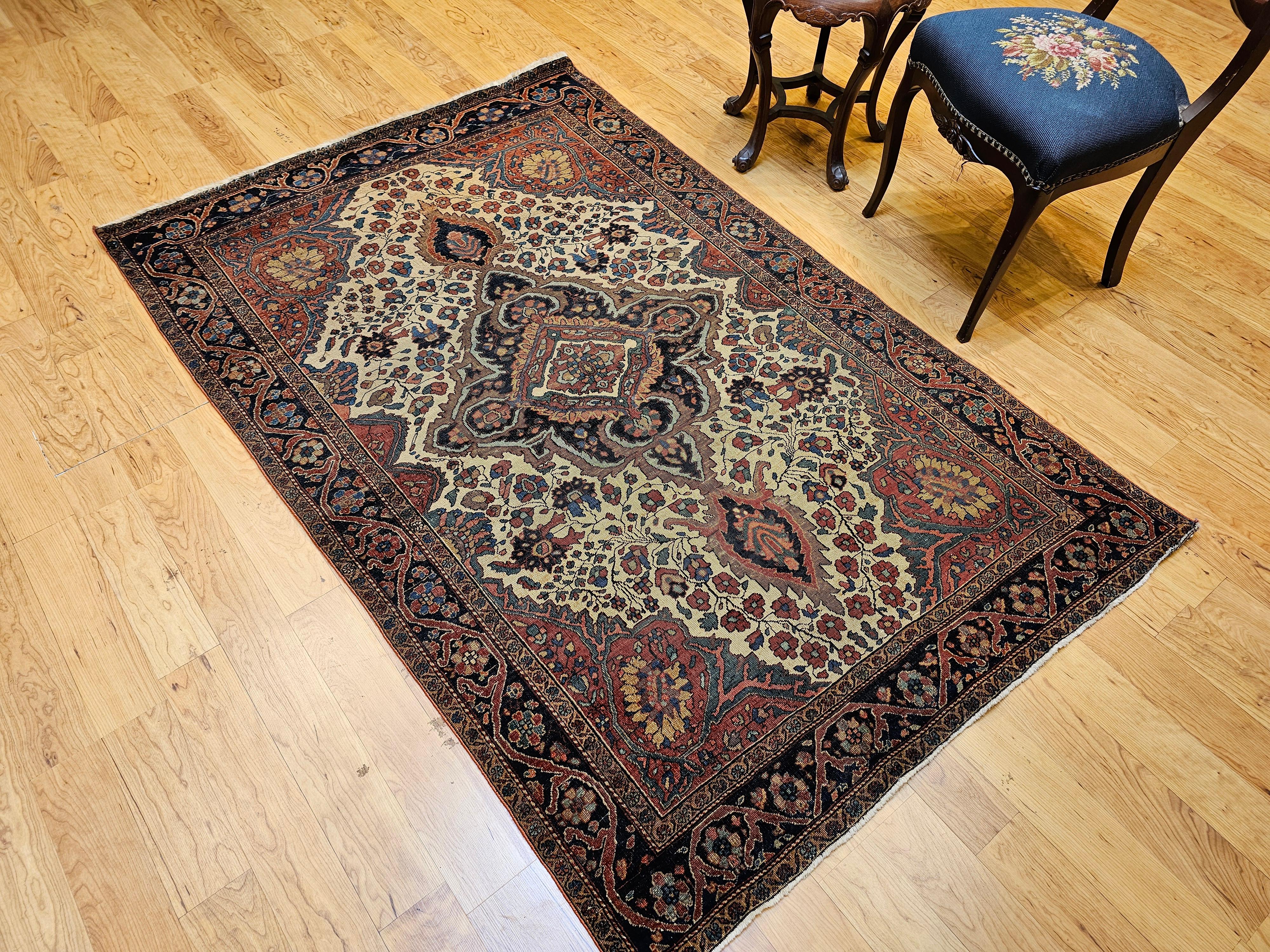 Tappeto persiano del XIX secolo Sarouk Farahan con motivo floreale in avorio e blu in vendita 8