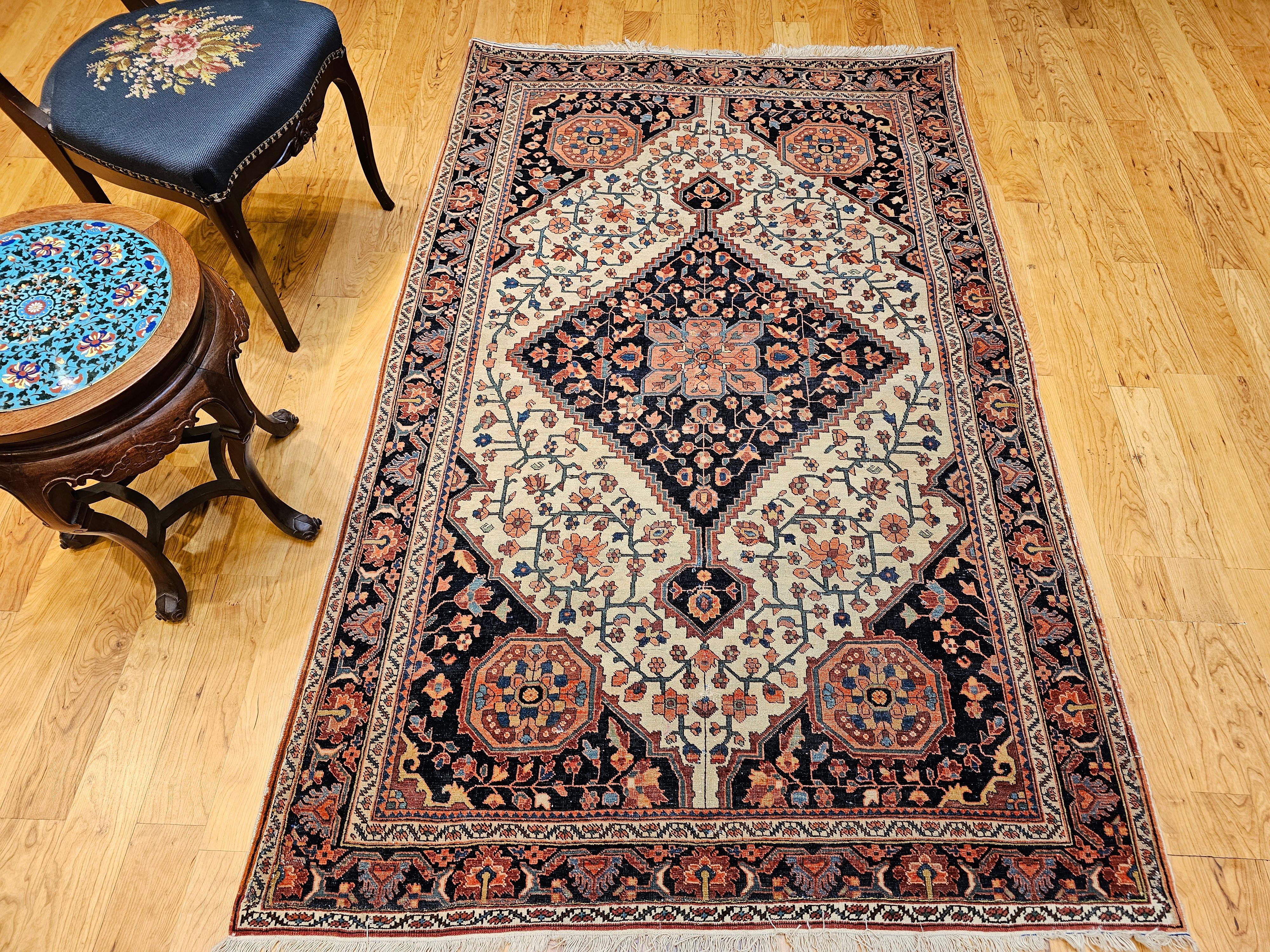 Tappeto persiano del XIX secolo Sarouk Farahan con motivo floreale in avorio e blu in vendita 8