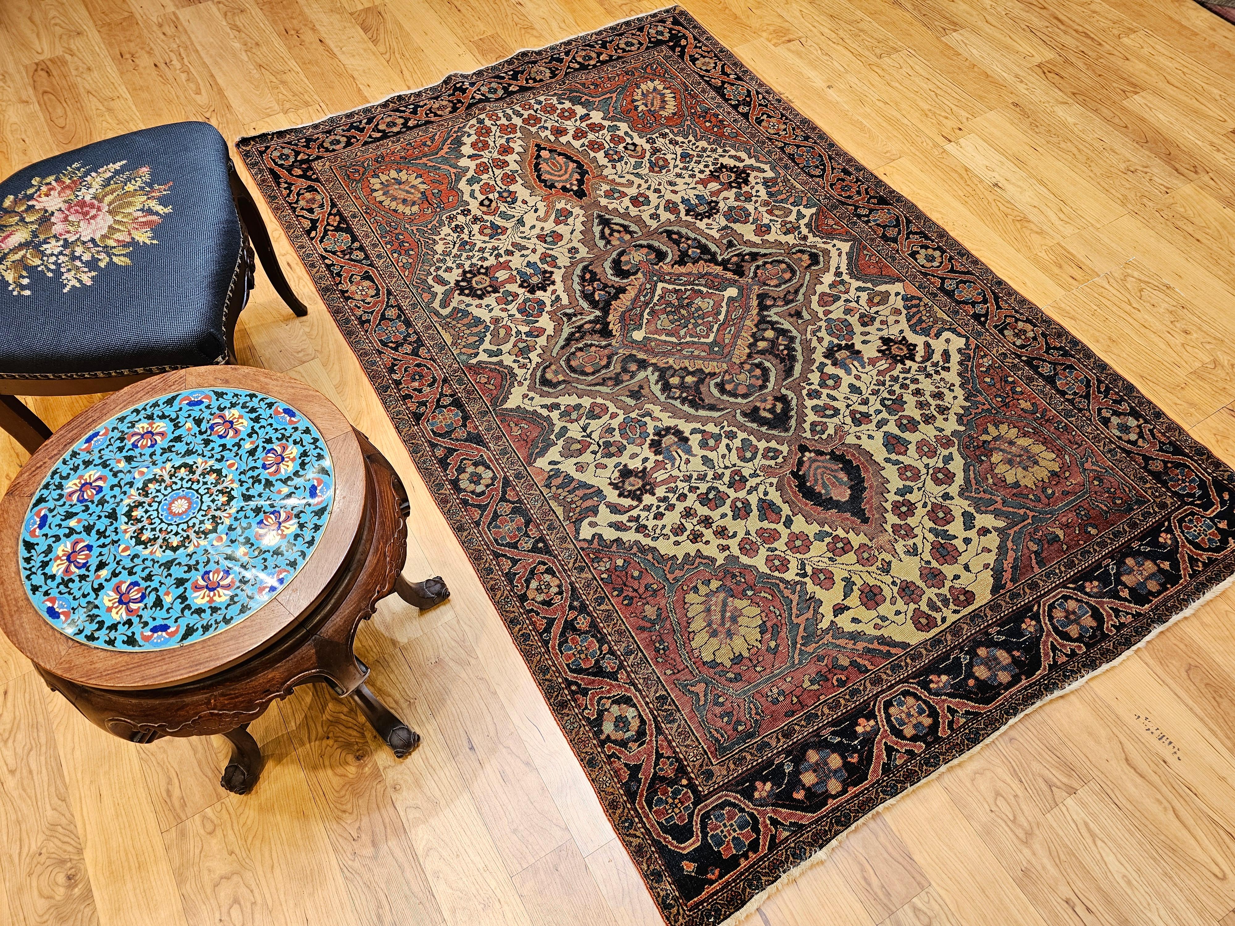 Tappeto persiano del XIX secolo Sarouk Farahan con motivo floreale in avorio e blu in vendita 11