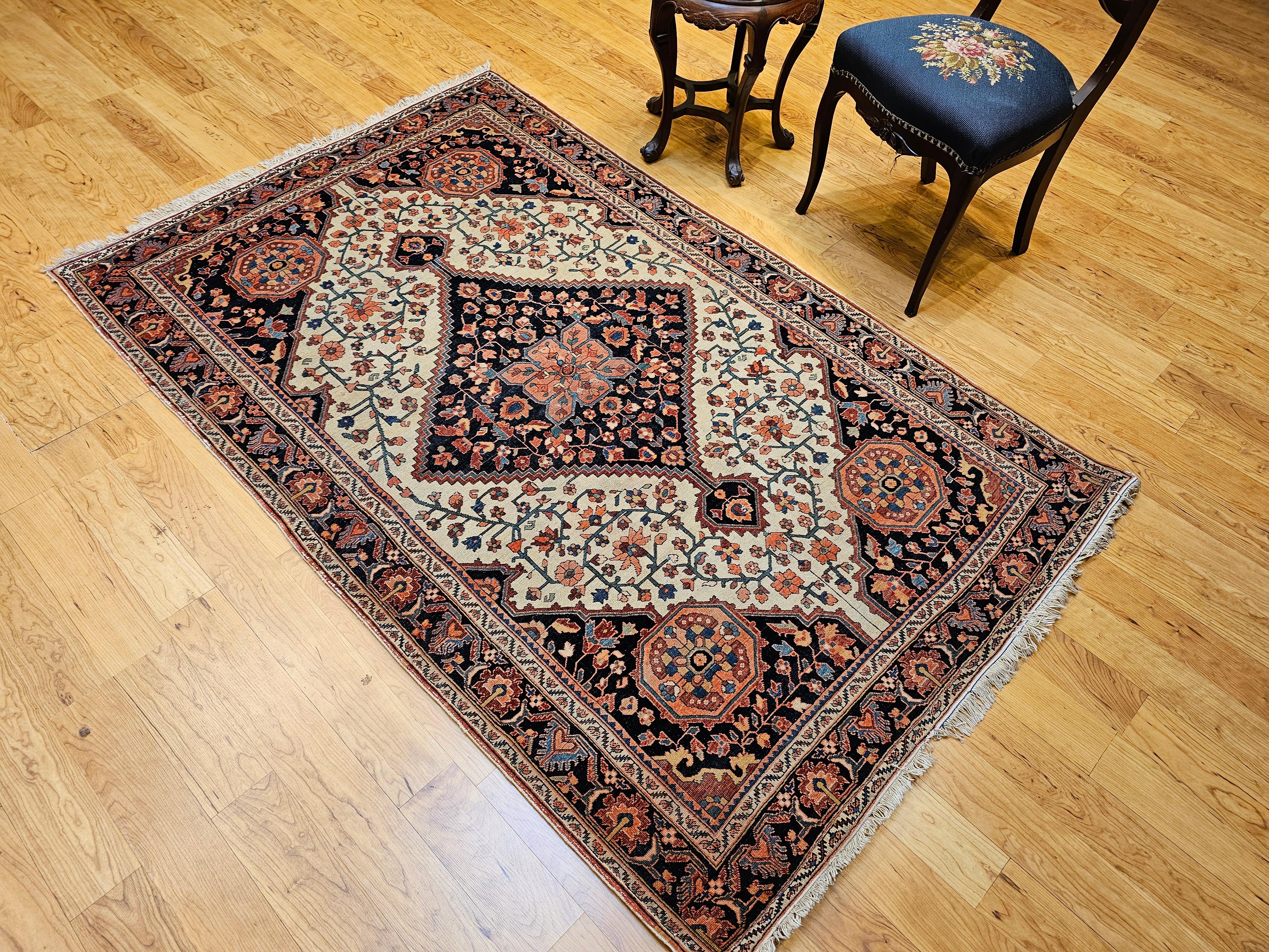 Tappeto persiano del XIX secolo Sarouk Farahan con motivo floreale in avorio e blu in vendita 11