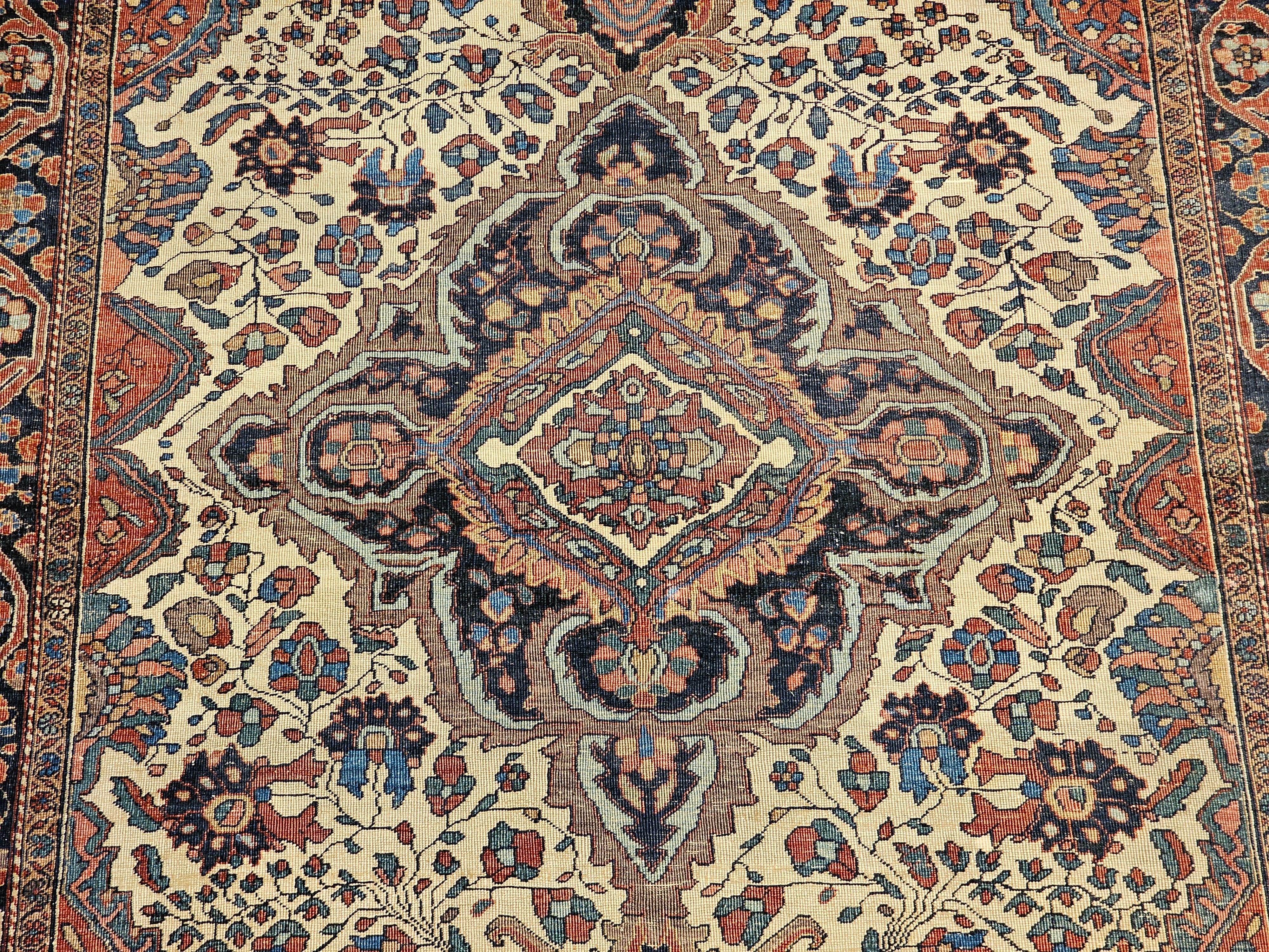 Tintura vegetale Tappeto persiano del XIX secolo Sarouk Farahan con motivo floreale in avorio e blu in vendita
