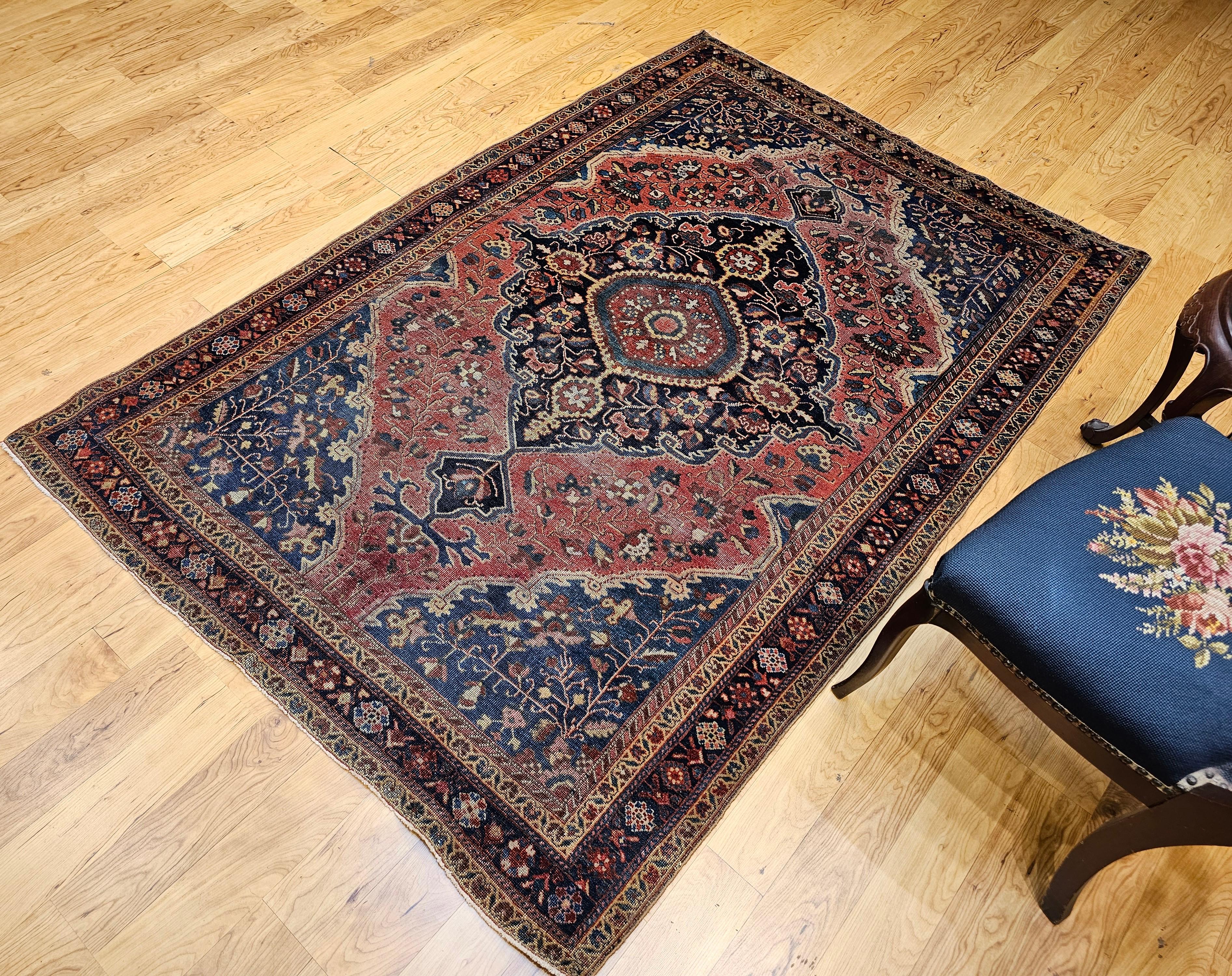 Early 20th Century Persian Farahan Sarouk Area Rug in Rust Red and French Blue For Sale 11