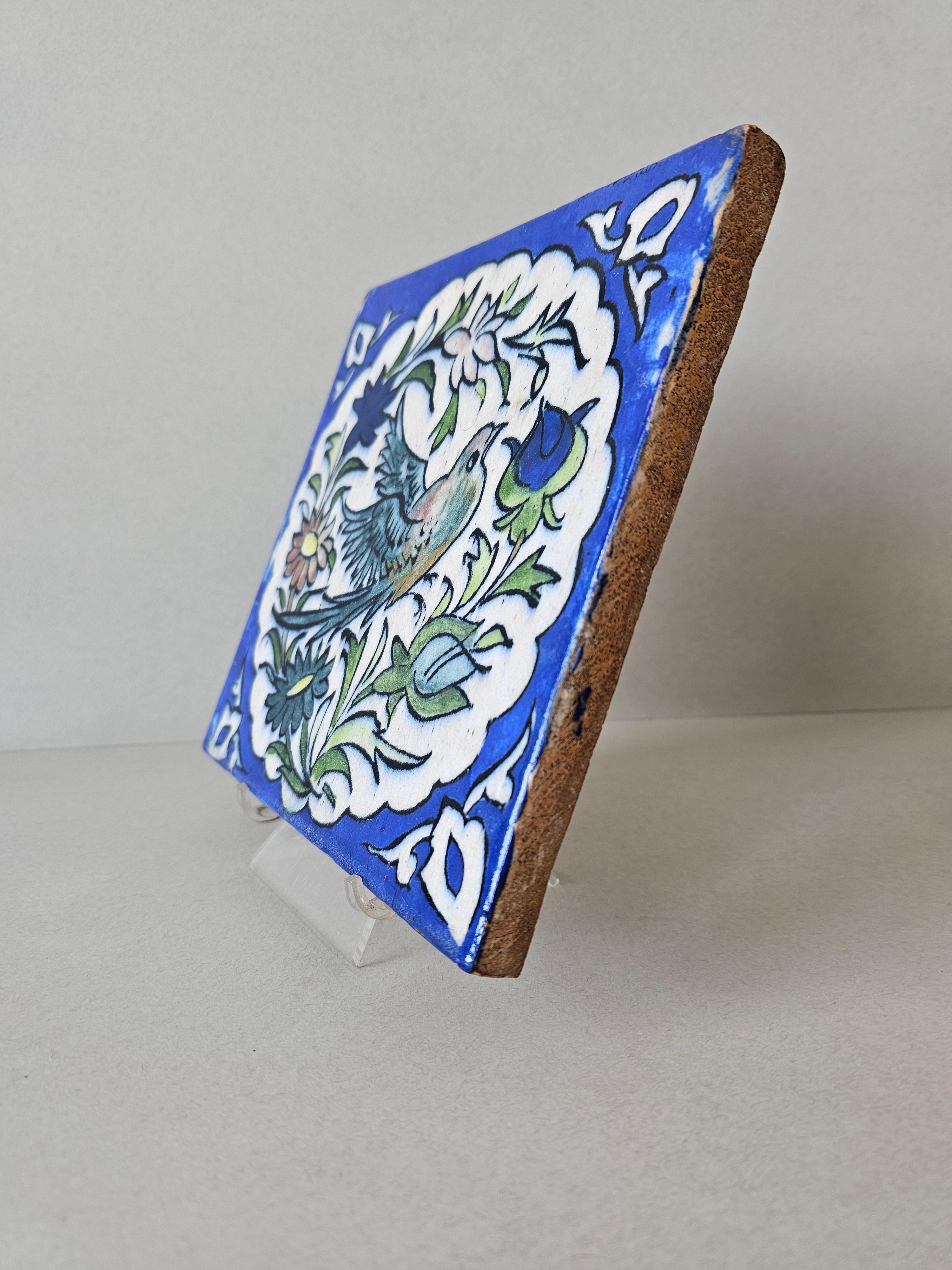 Persische handbemalte keramische Wandfliese aus dem 19.  (Handgefertigt) im Angebot