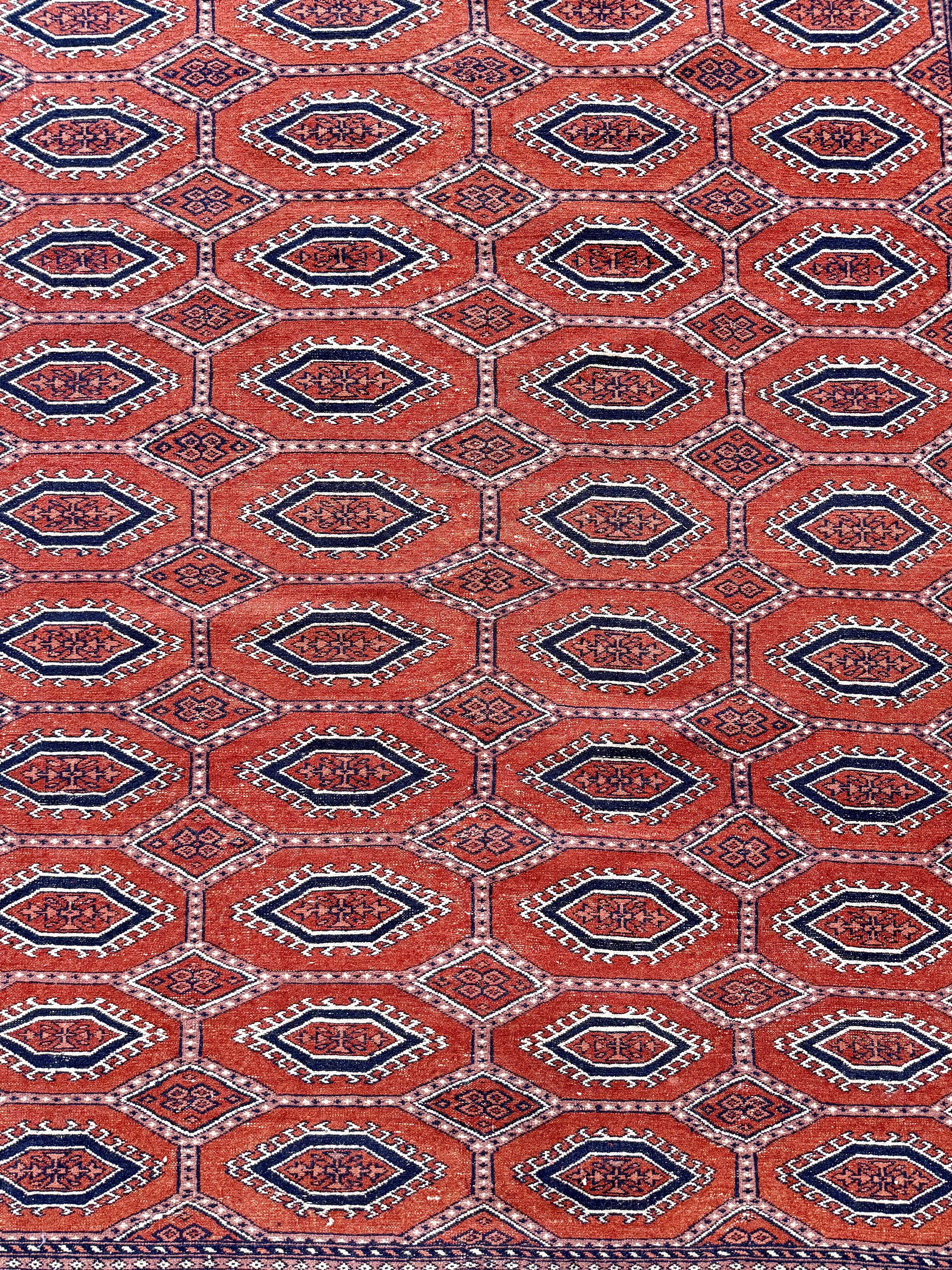 19th Century Persian Handwoven Rug in Red and Navy Wool For Sale 5