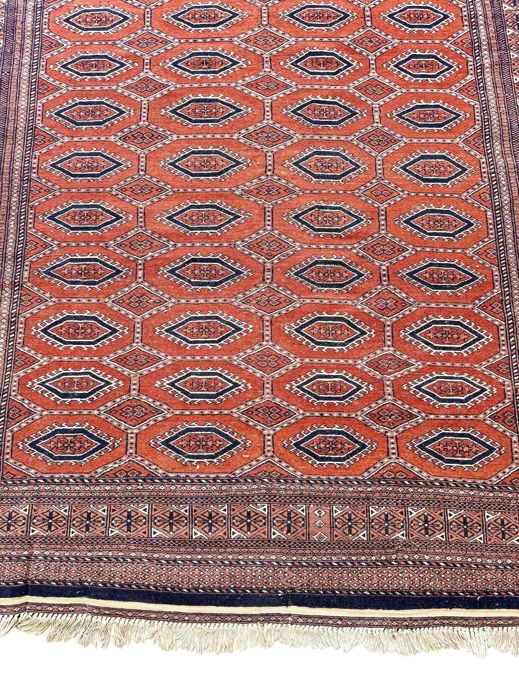 Hand-Woven 19th Century Persian Handwoven Rug in Red and Navy Wool For Sale