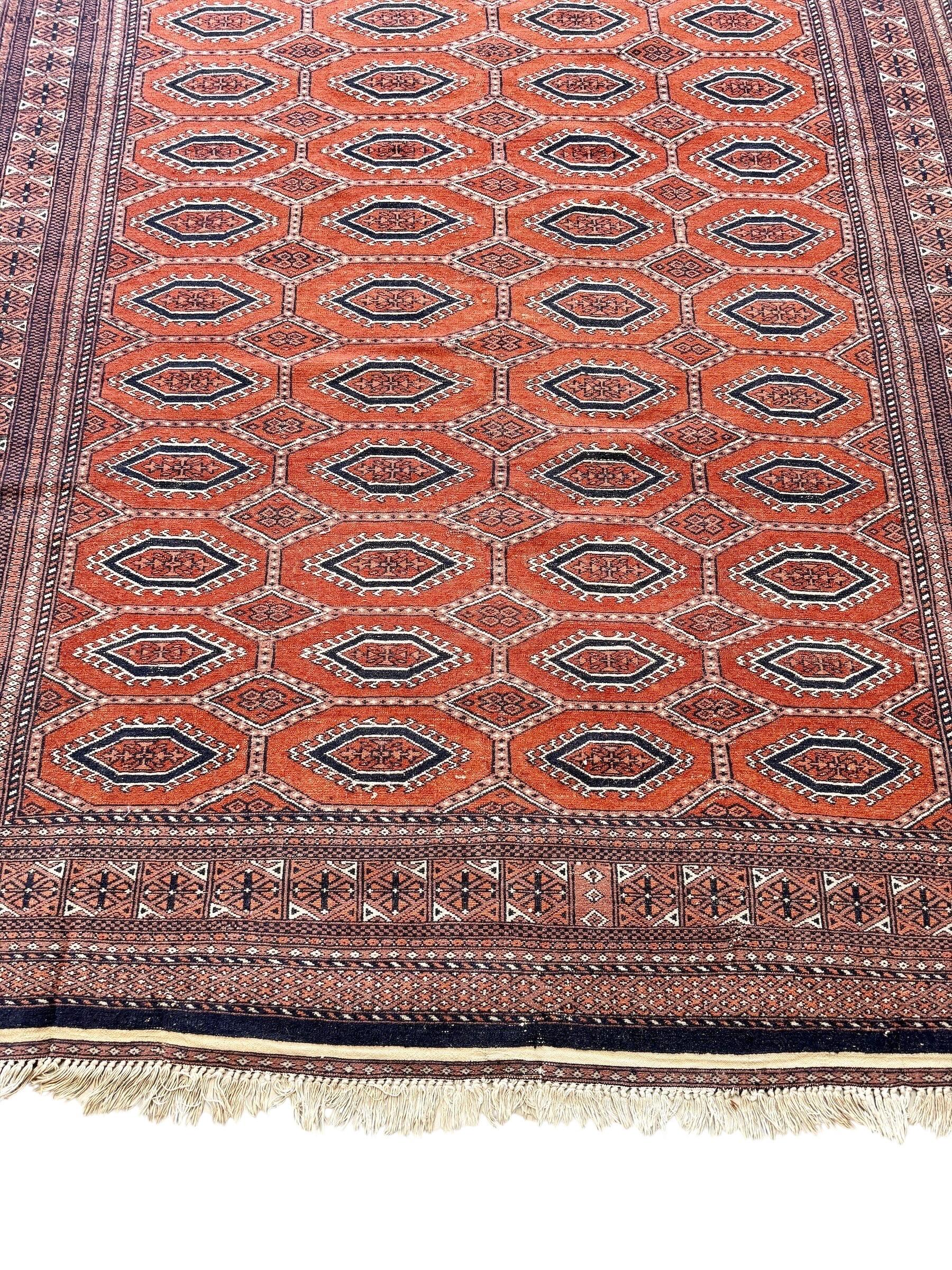 19th Century Persian Handwoven Rug in Red and Navy Wool For Sale 1