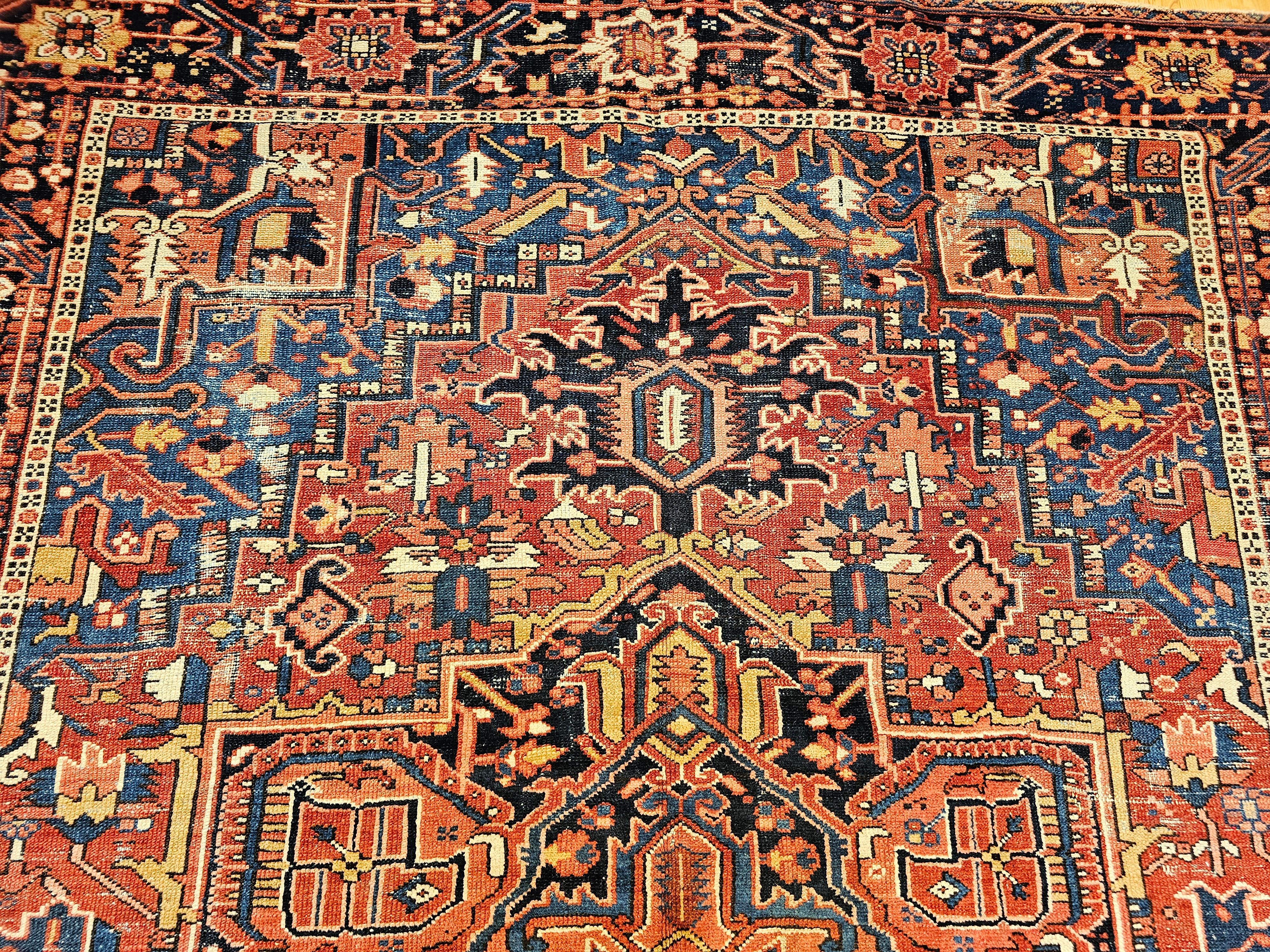Persischer Heriz-Serapi-Teppich des 19. Jahrhunderts in Rostrot, Französisch Blau, Elfenbein, Marine im Angebot 8