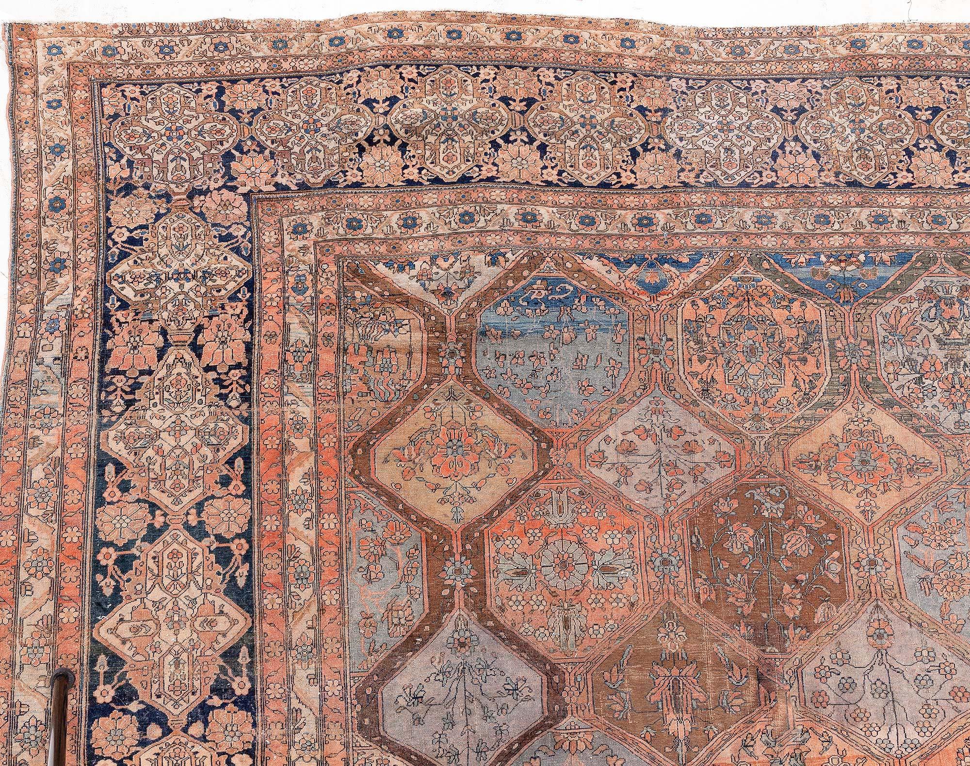 Tapis persan en laine fait à la main Kashan du 19e siècle Bon état - En vente à New York, NY