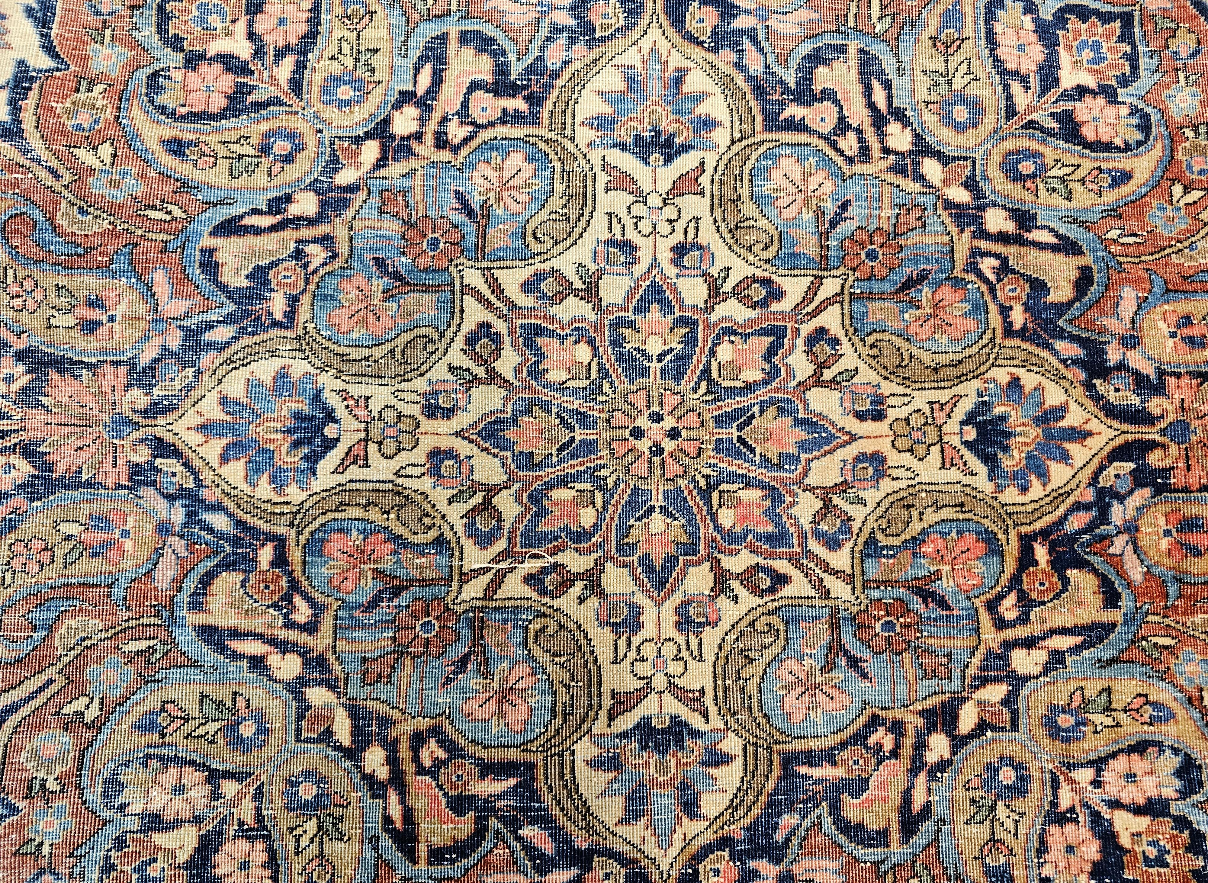 Tapis persan Kashan du 19ème siècle avec un champ ivoire en vente 4