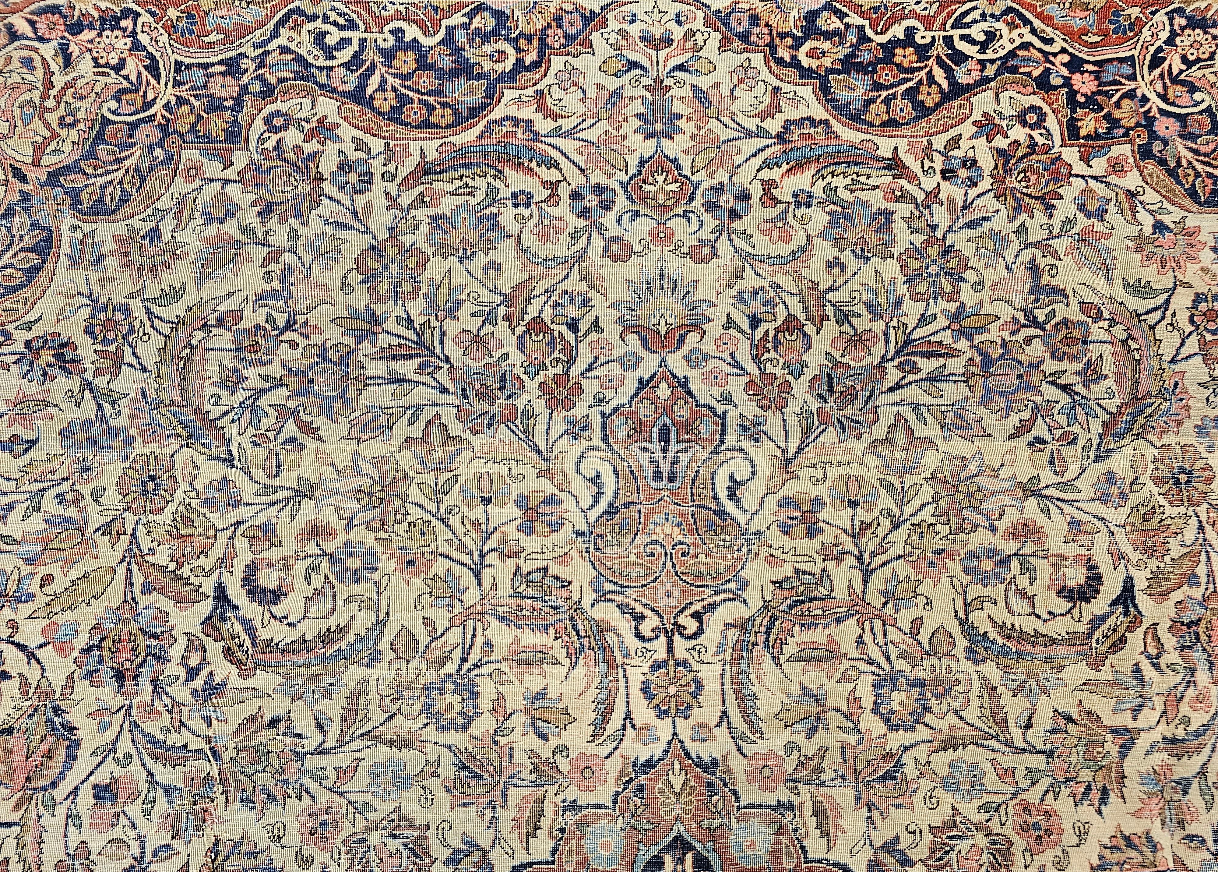 Tapis persan Kashan du 19ème siècle avec un champ ivoire en vente 1
