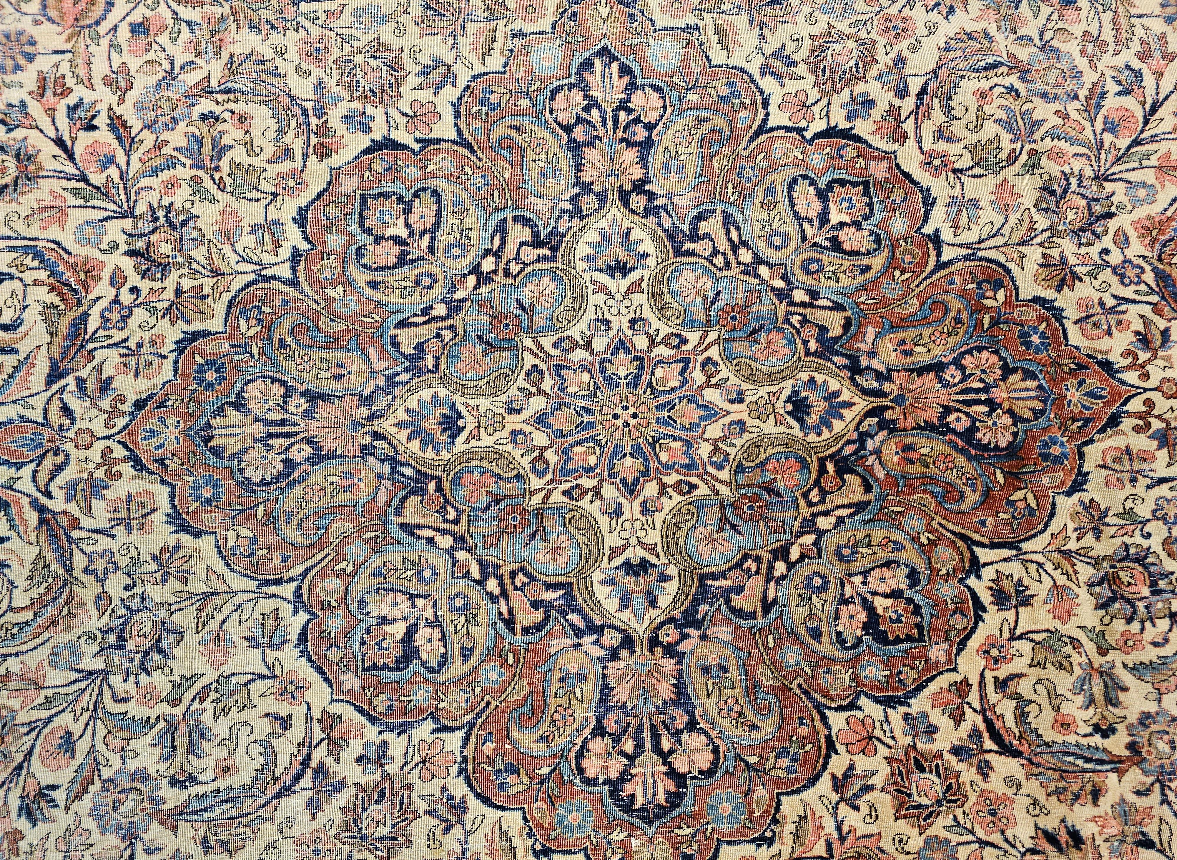 Tapis persan Kashan du 19ème siècle avec un champ ivoire en vente 2