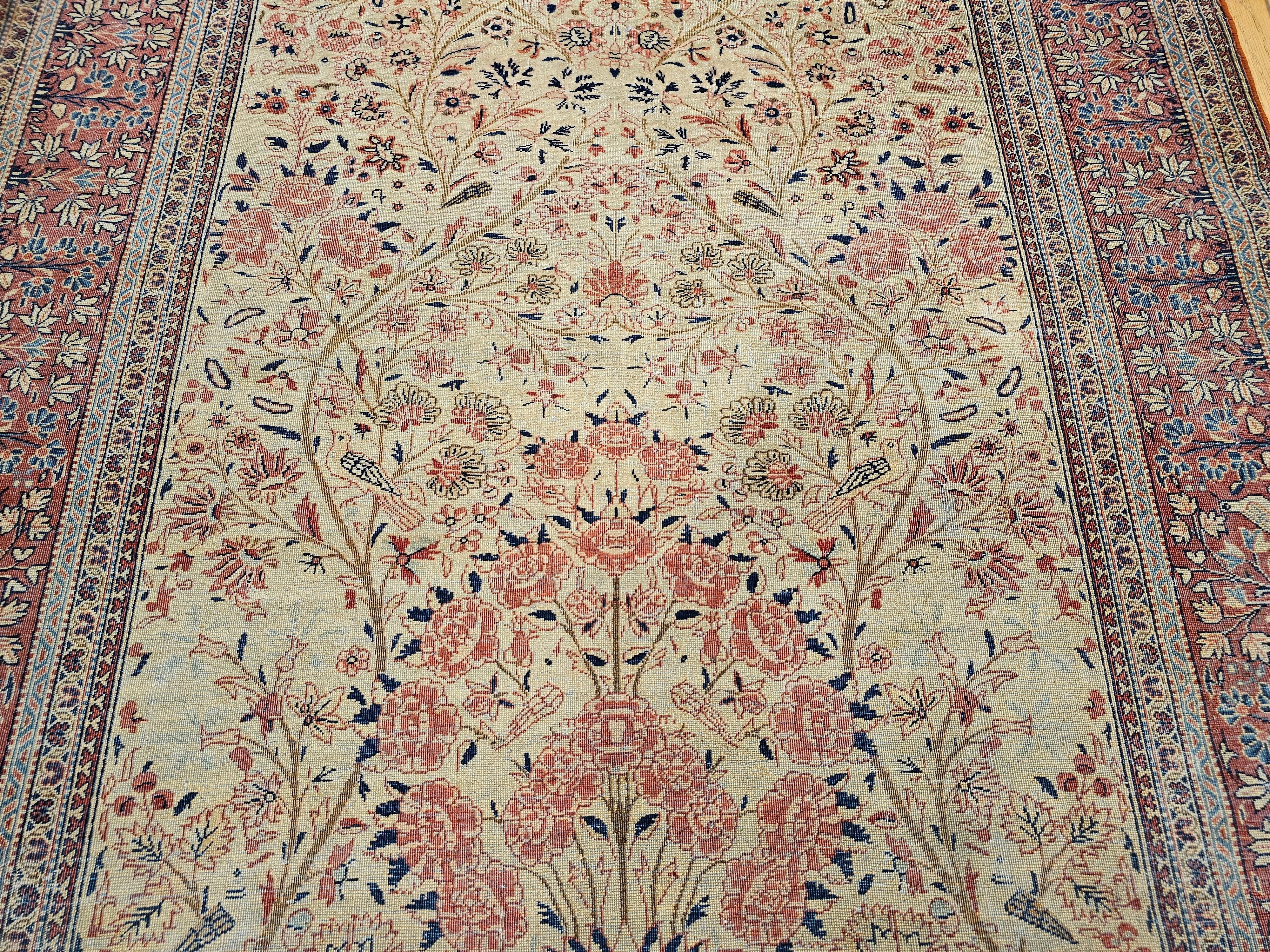 Tapis persan Kashan Tree of Life du 19ème siècle en ivoire, rouge brique, bleu marine en vente 5