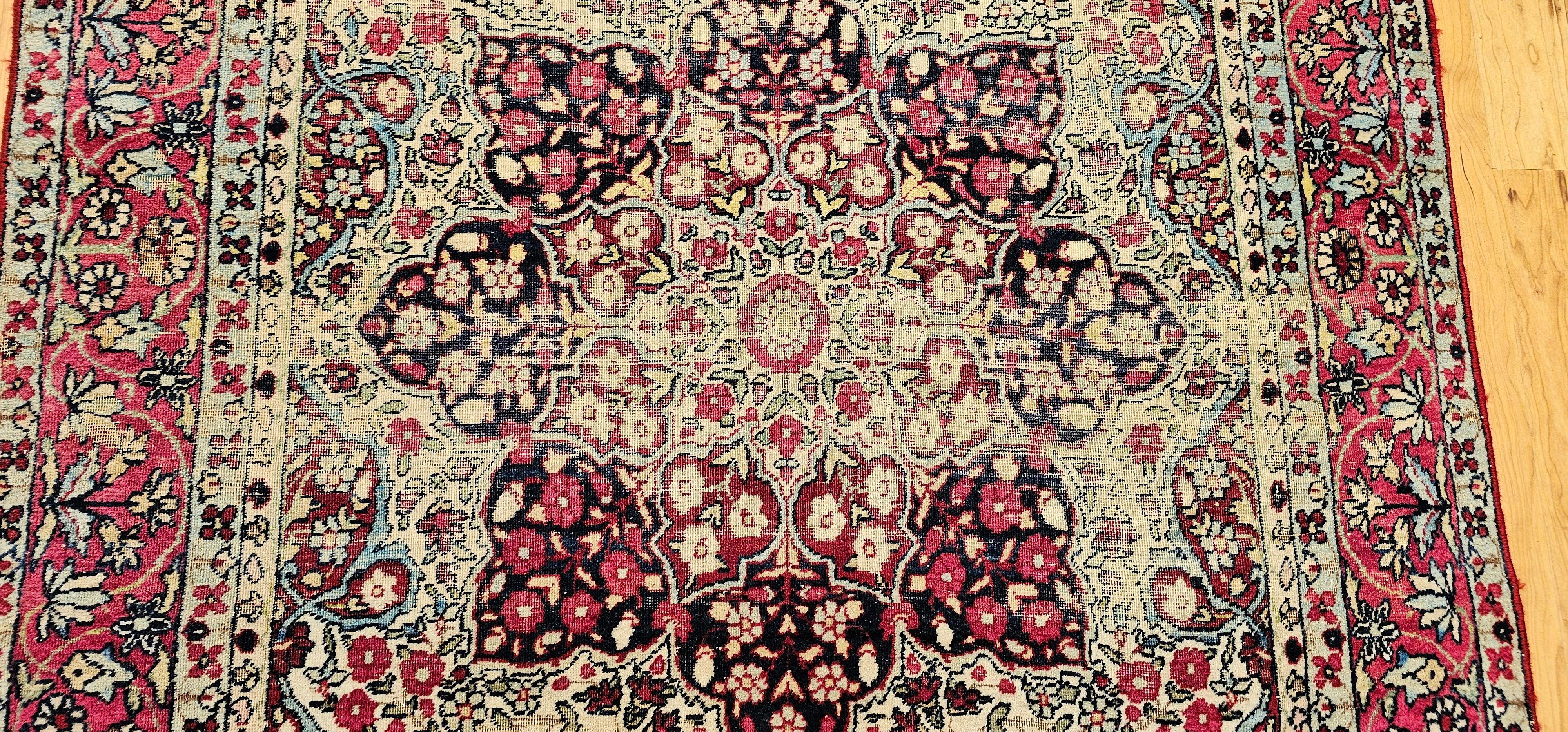 Persischer Kerman Lavar-Teppich aus dem 19. Jahrhundert in rotem, elfenbeinfarbenem, schwarzem und geblümtem Design im Angebot 2