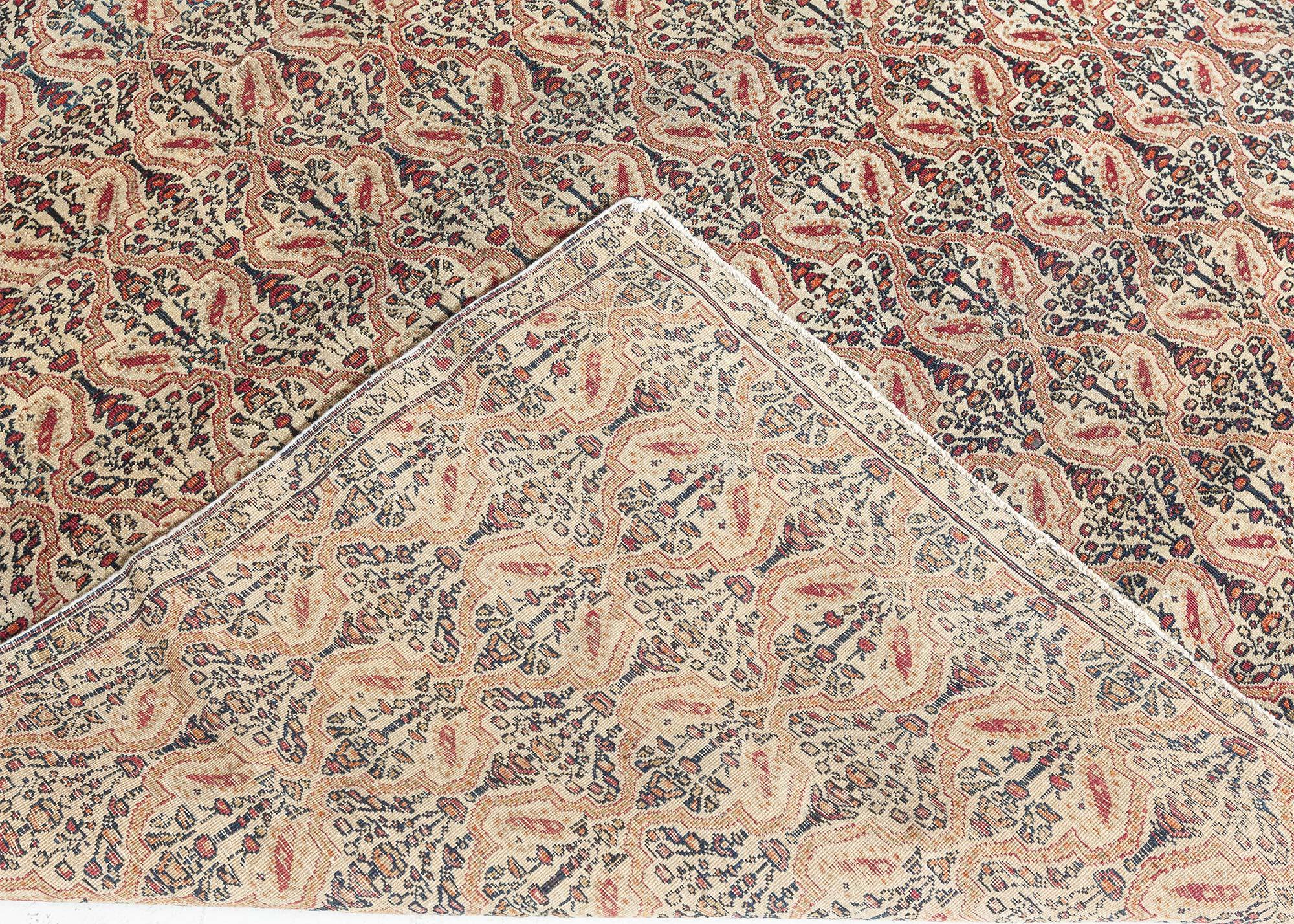 Persischer Kirman Botanic Teppich aus handgewebter Wolle in Rot, Grün und Beige aus dem 19. Jahrhundert im Angebot 3