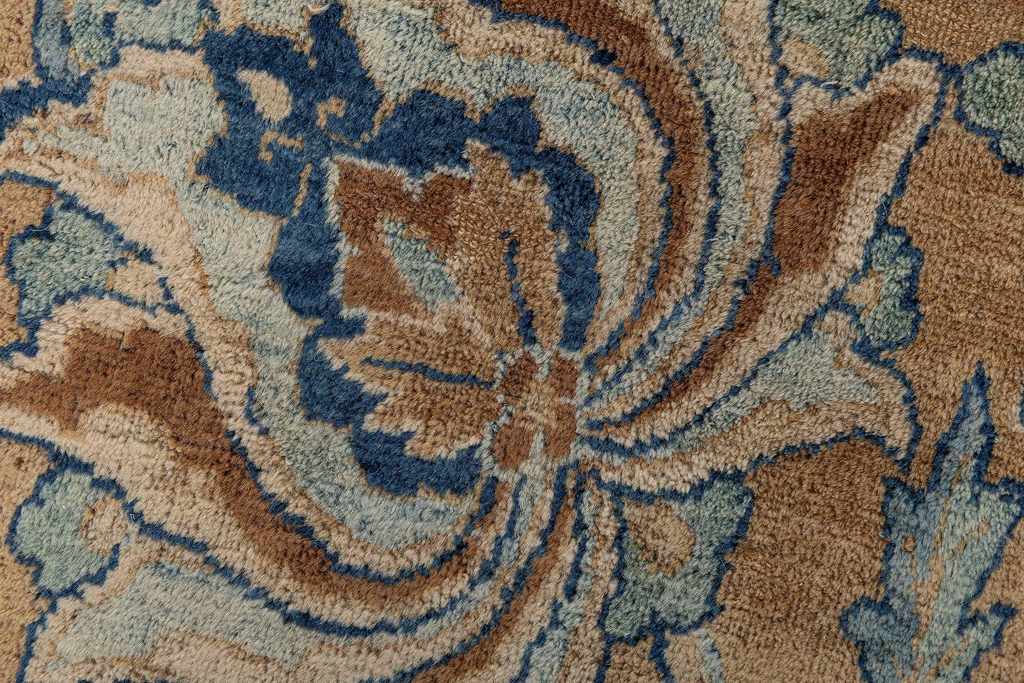 Laine Tapis persan Kirman du XIXe siècle en laine fait à la main Doris Leslie Blau en vente