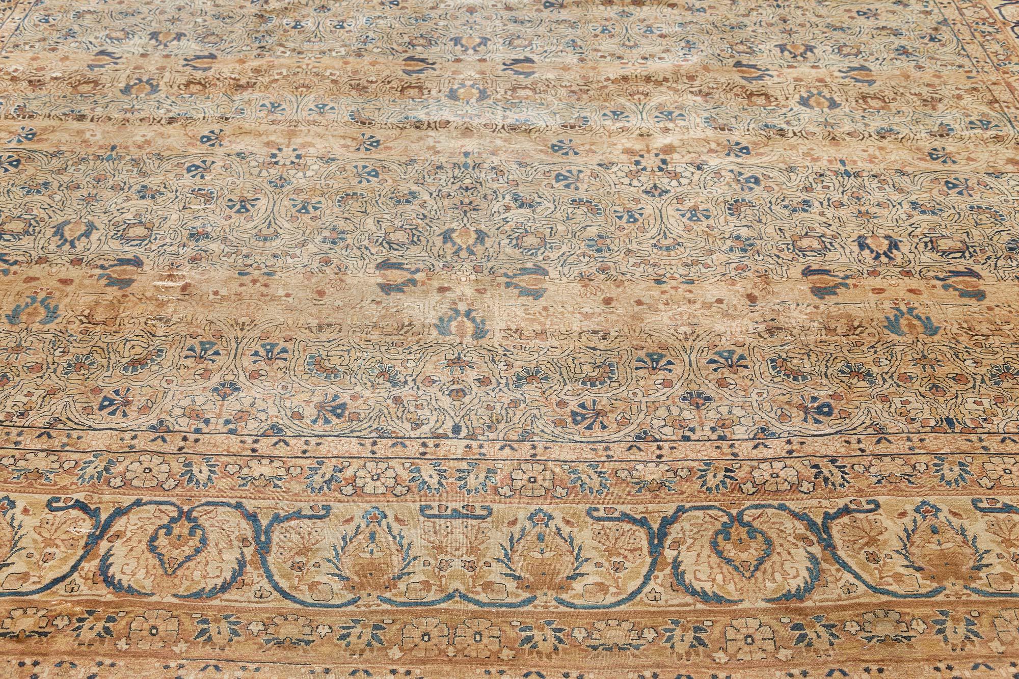 Tapis persan Kirman du 19ème siècle fait à la main Doris Leslie Blau en vente 3