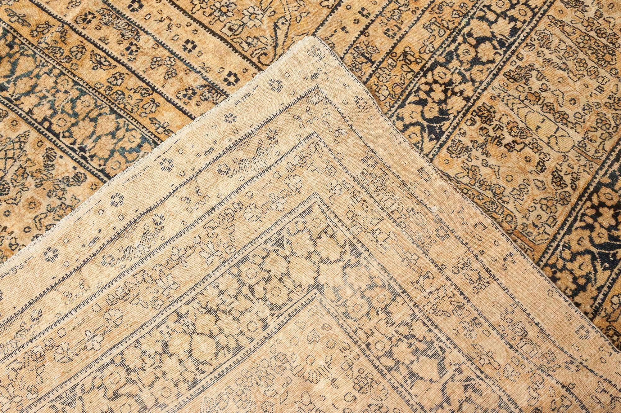 Authentique tapis persan Kirman du 19ème siècle fait à la main en vente 2