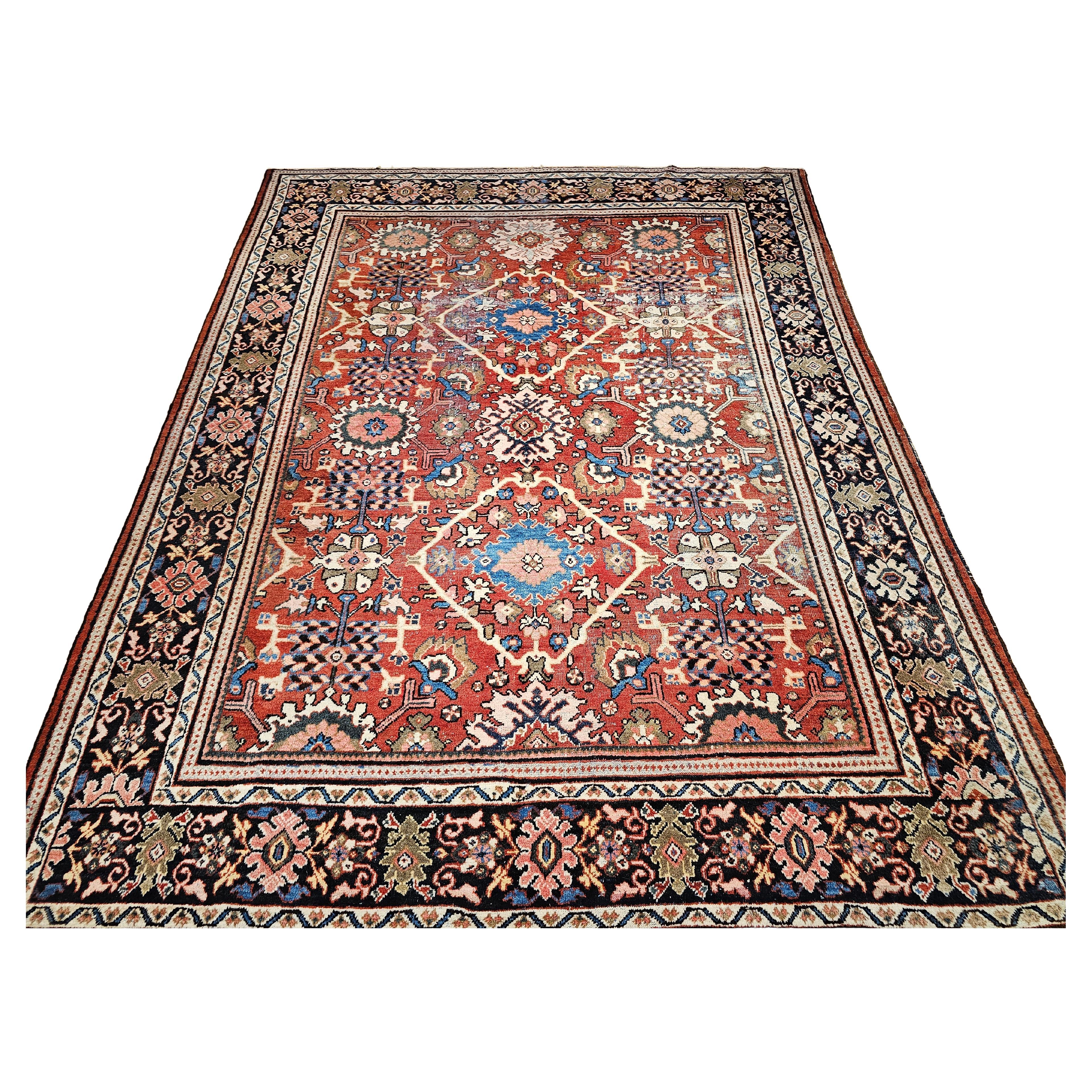 19th Century Persian Mahal Sultanabad in an Allover Pattern in Red, Navy, Ivory en venta