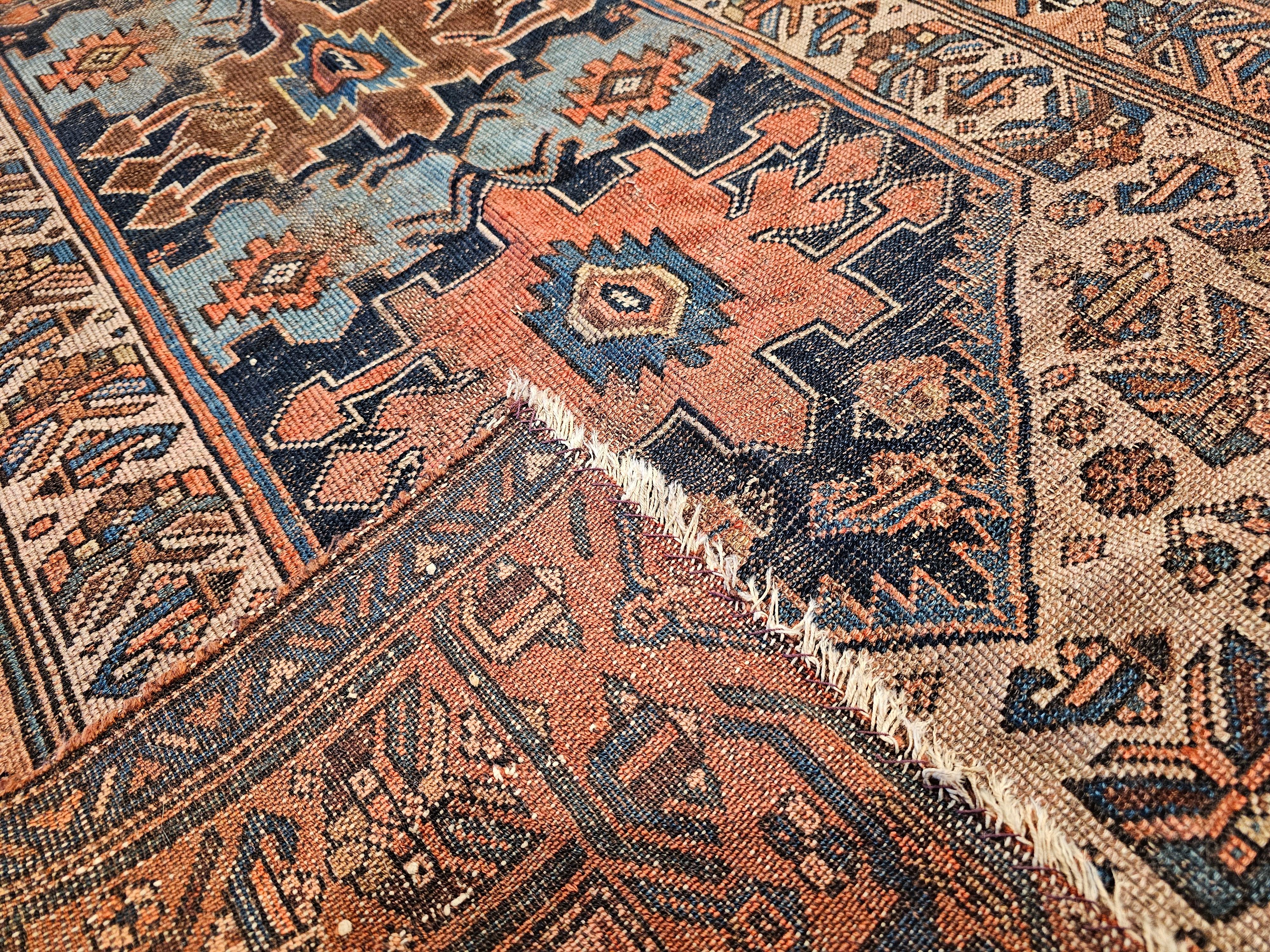 Persischer Malayer-Teppich des 19. Jahrhunderts mit geometrischem Muster in Türkis, Elfenbein und Brown im Angebot 7