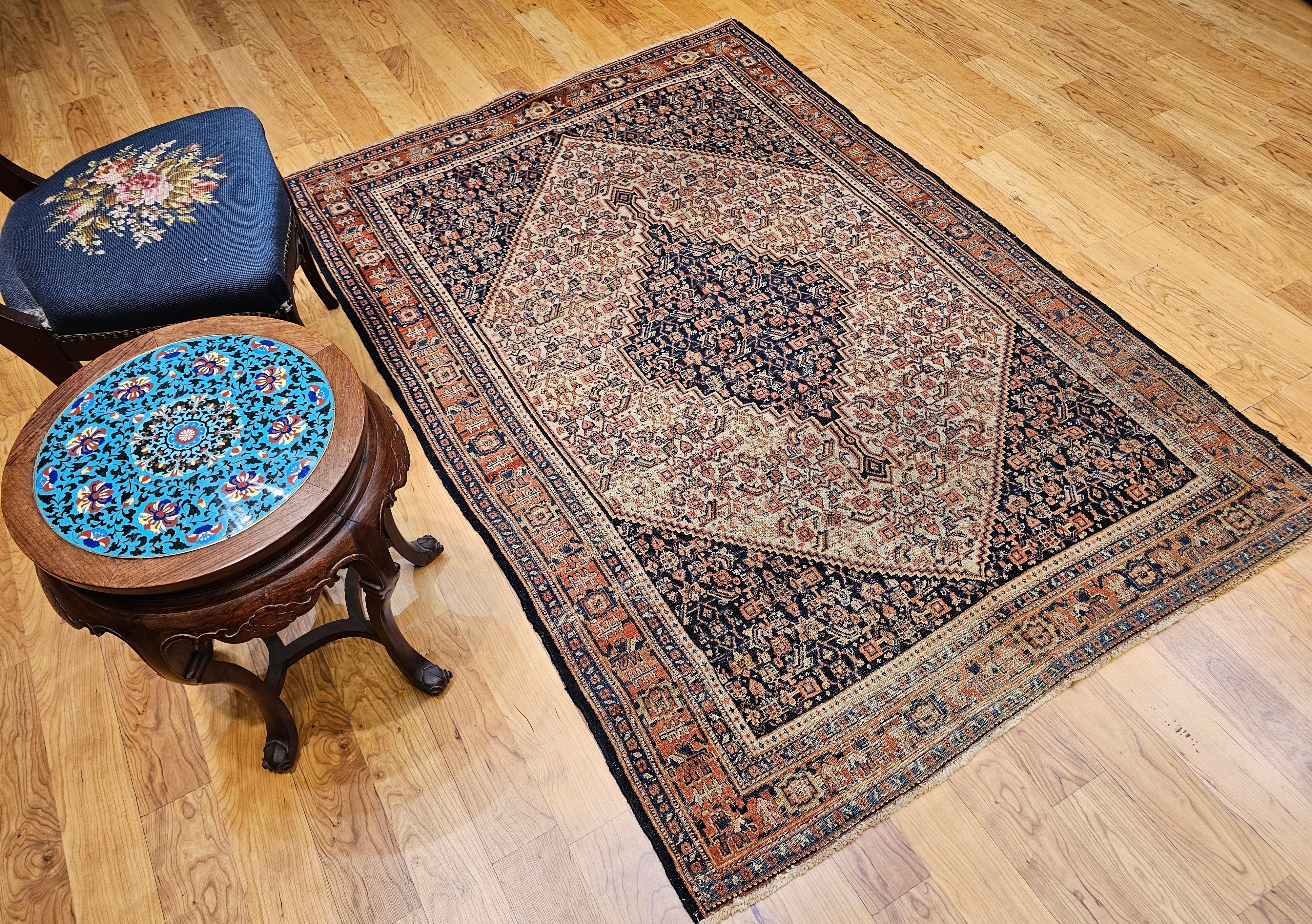 Persischer Senneh-Teppich des 19. Jahrhunderts mit geometrischem Muster in Elfenbein, Marineblau, Rost im Angebot 5