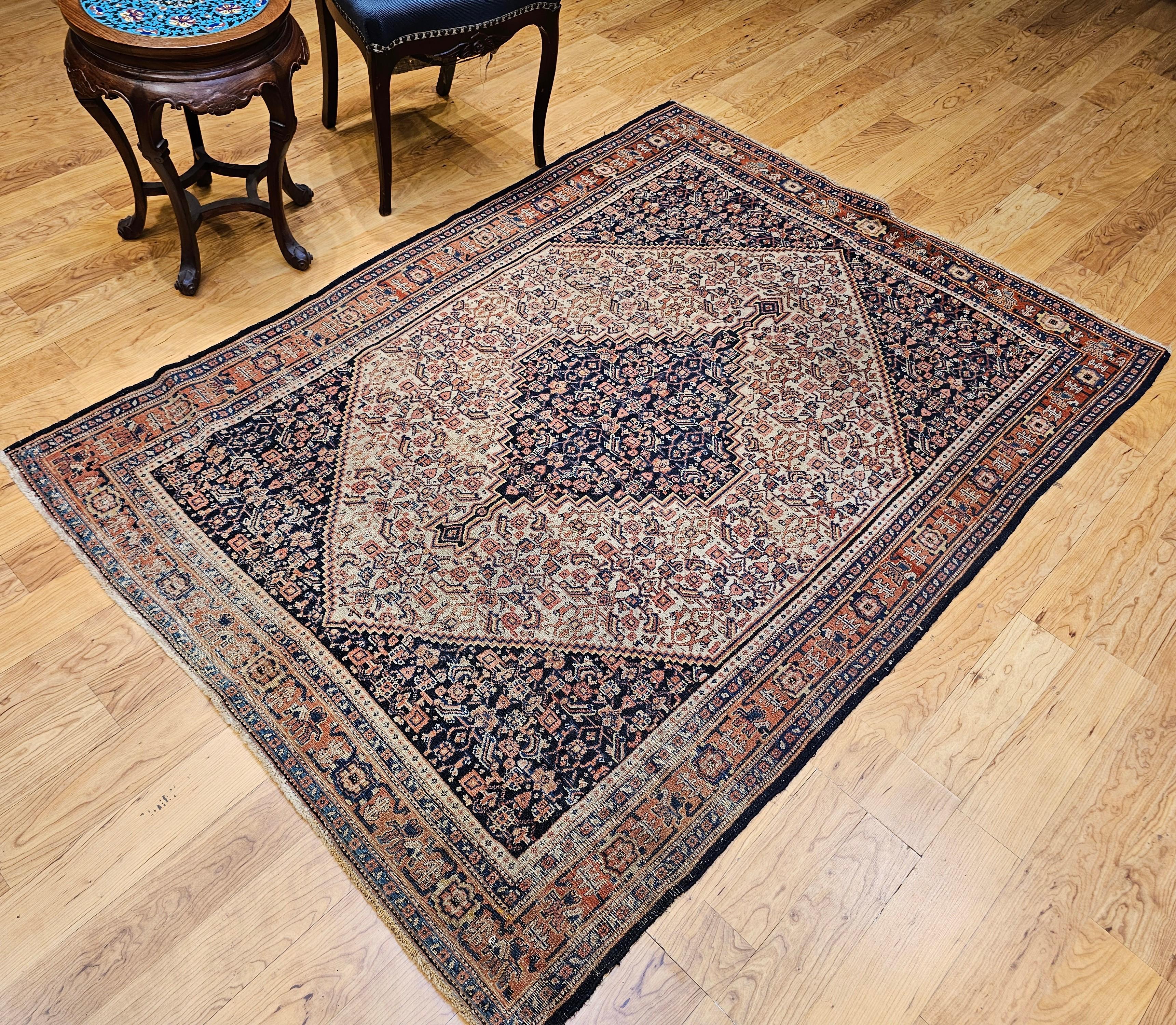 Persischer Senneh-Teppich des 19. Jahrhunderts mit geometrischem Muster in Elfenbein, Marineblau, Rost im Angebot 7
