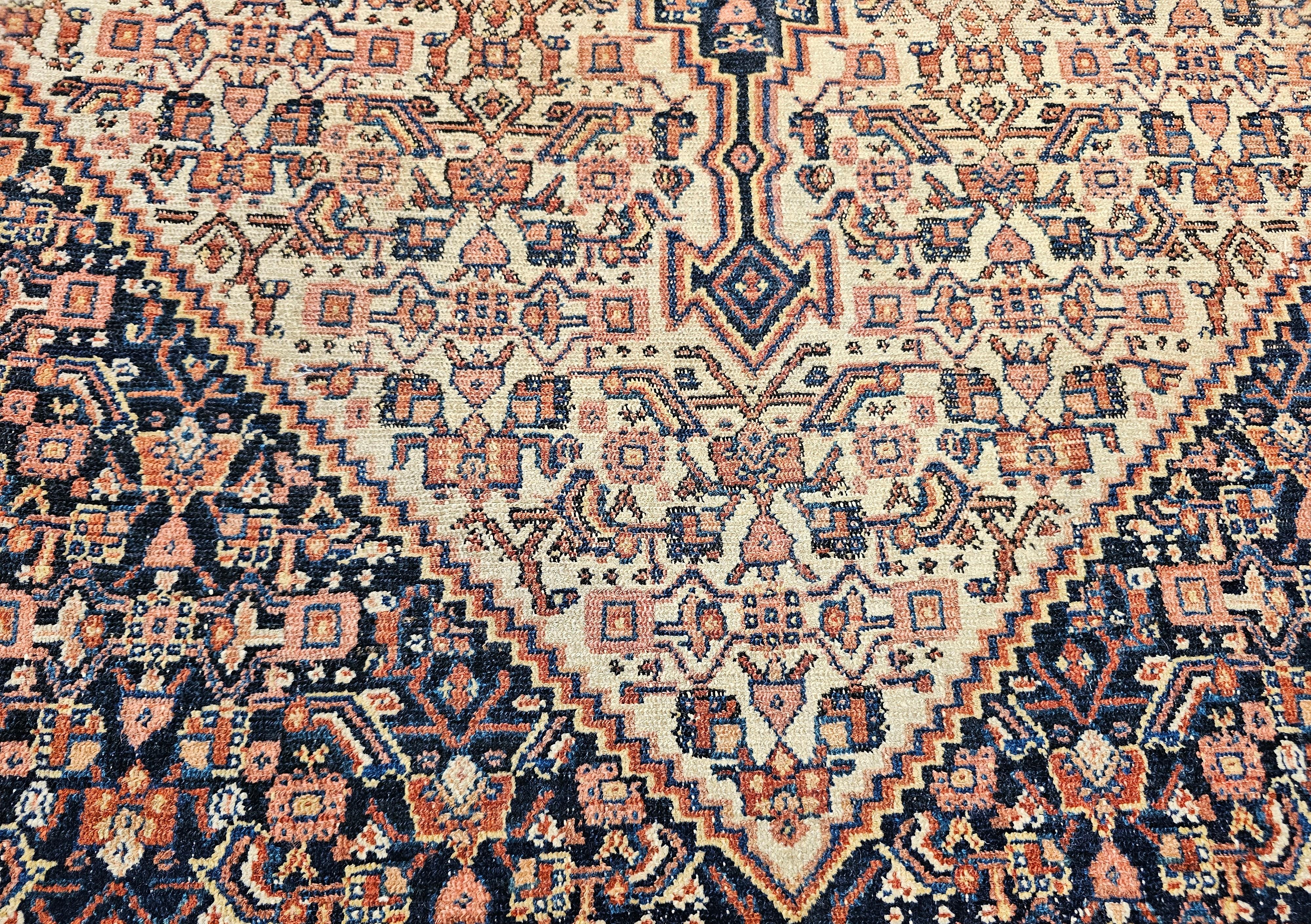 Persischer Senneh-Teppich des 19. Jahrhunderts mit geometrischem Muster in Elfenbein, Marineblau, Rost im Angebot 3