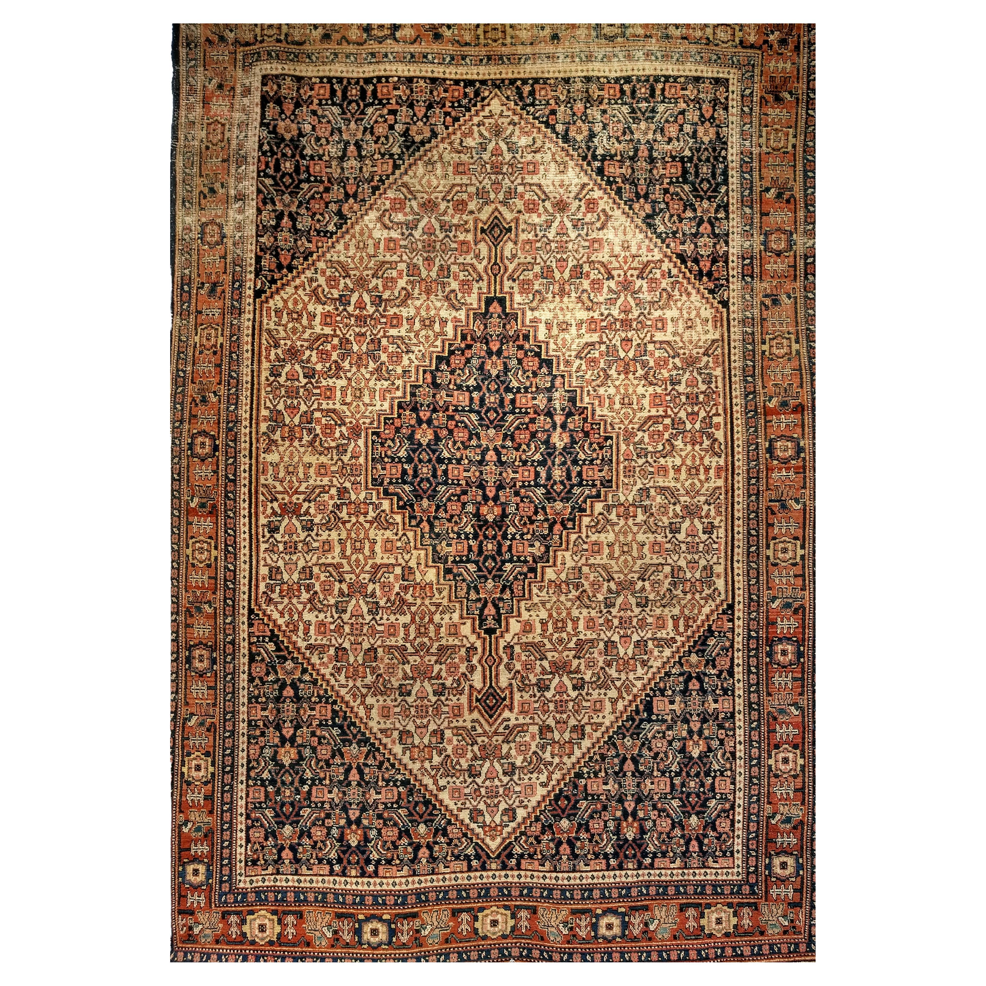 Persischer Senneh-Teppich des 19. Jahrhunderts mit geometrischem Muster in Elfenbein, Marineblau, Rost