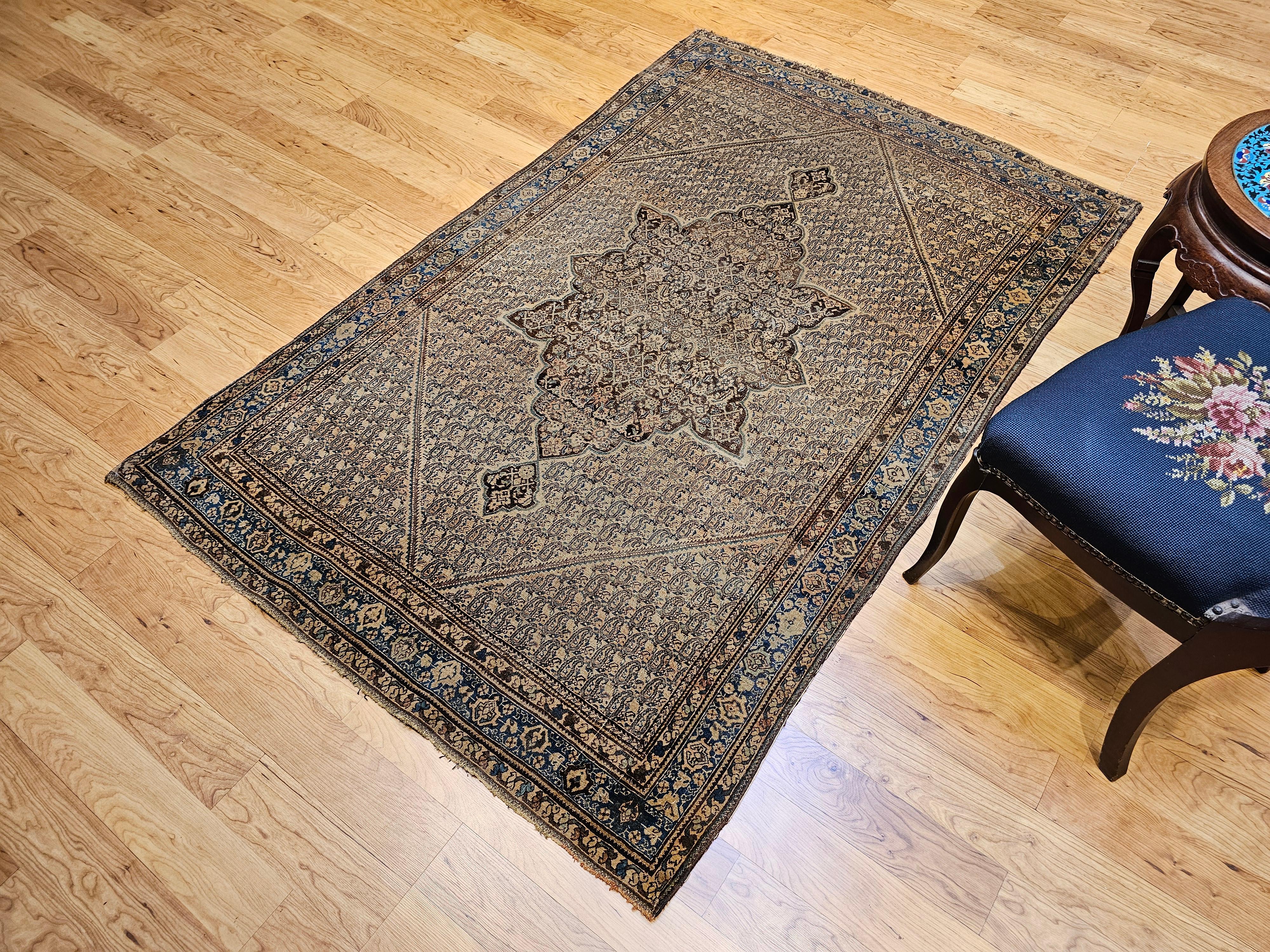 Senneh persan du 19ème siècle à motif Paisley en chocolat, Brown, French Blue en vente 8