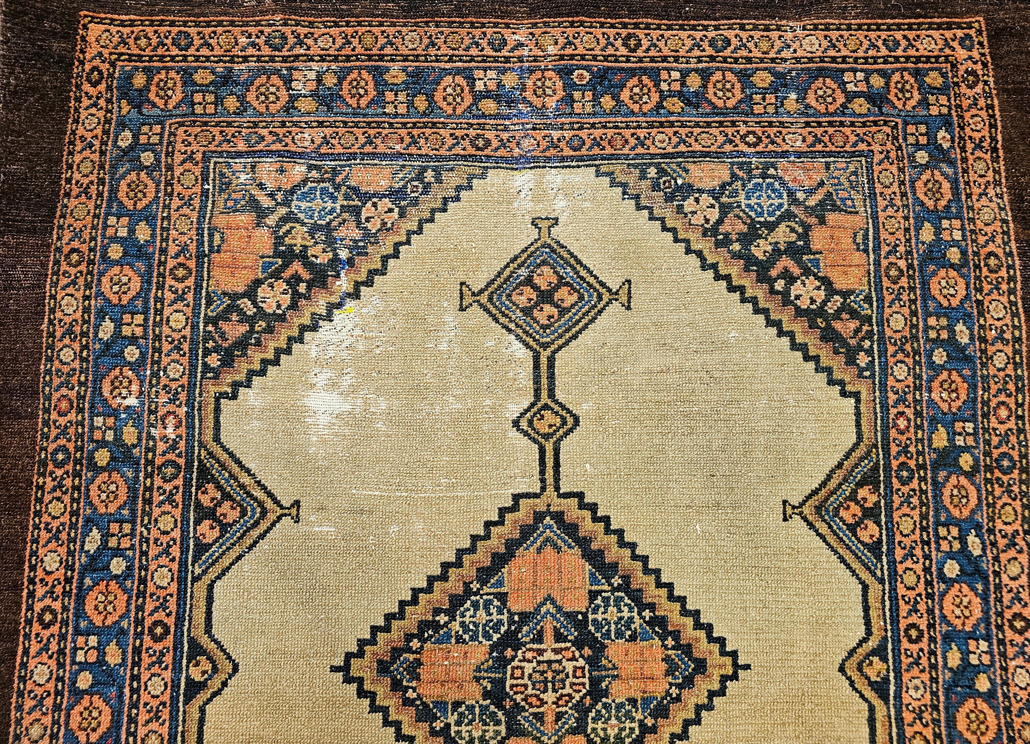19th-Century Persian Serab Camelhair Near Square Size Area Rug (Persisch) im Angebot