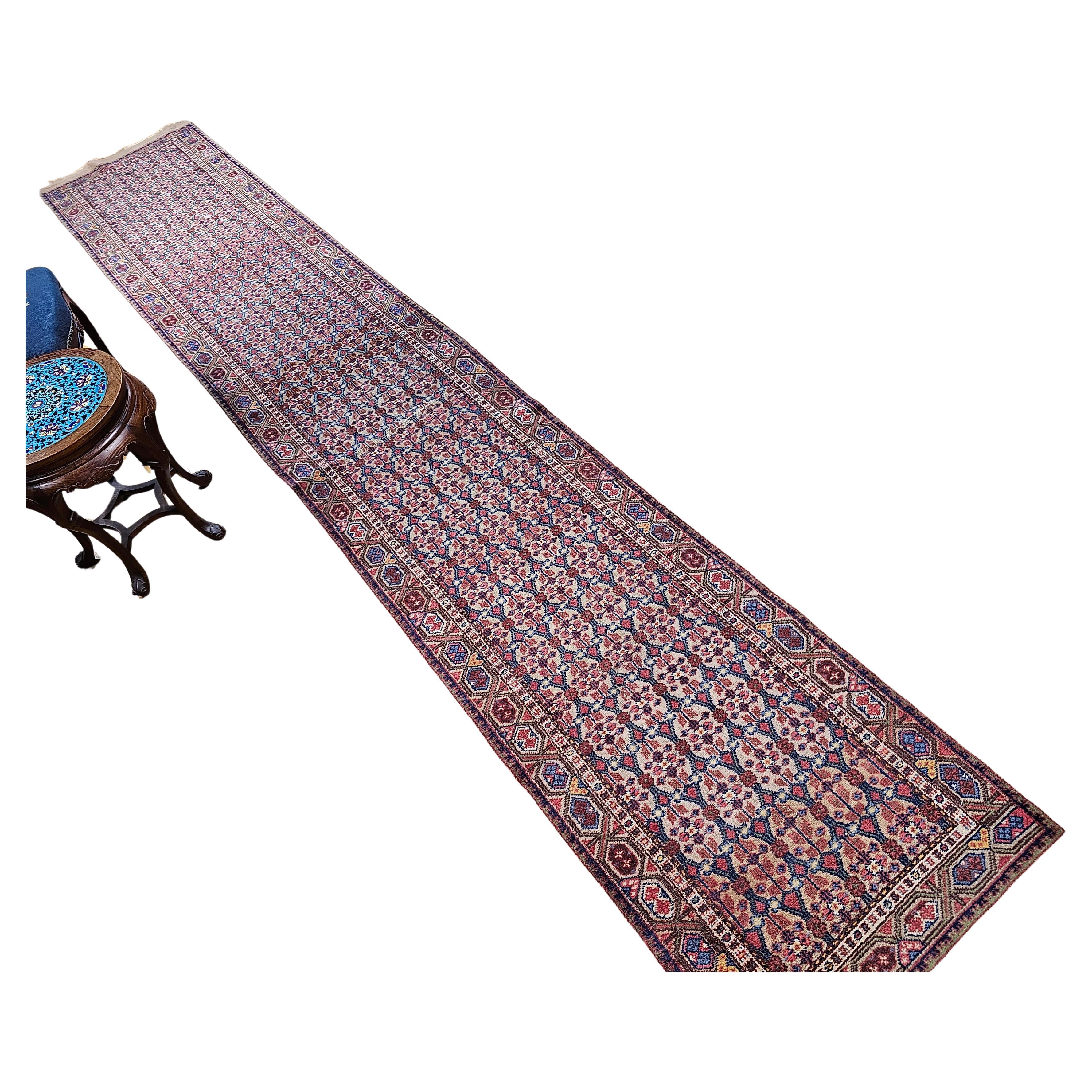Alfombra persa de pelo de camello serab del siglo XIX