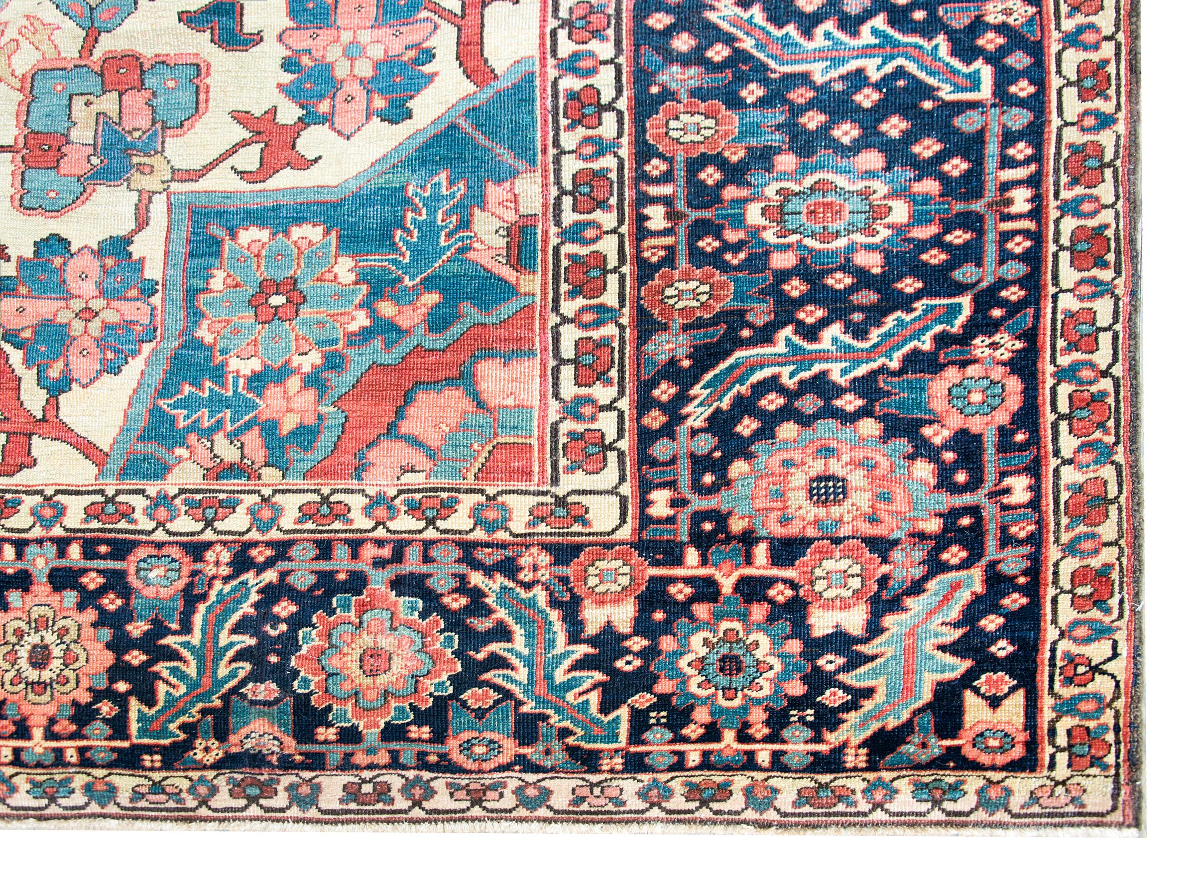 19th Century Persian Serapi Rug For Sale 9