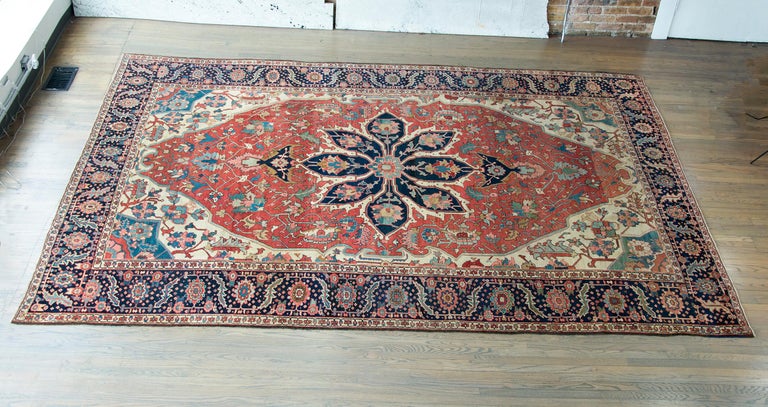 Tapis persan Iran Mahal Sultanabad fin XIXème 376x458cm Tapis persan Iran Mahal Sultanabad fin XIXème 376x458cm