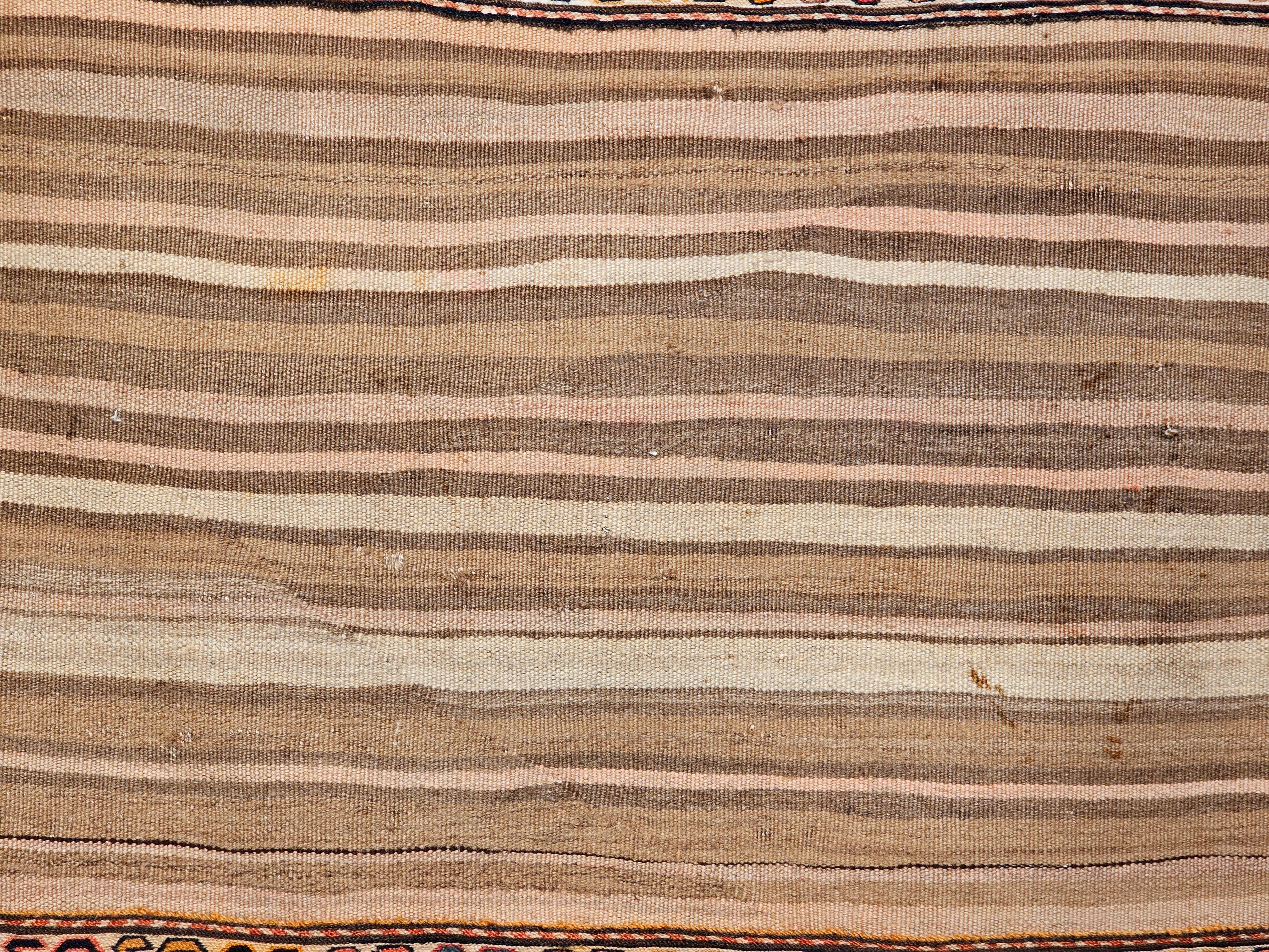 Persische Shahsavan Soumak Mafrash Stammes-Kargo-Taschentafel aus dem 19. Jahrhundert im Zustand „Gut“ im Angebot in Barrington, IL