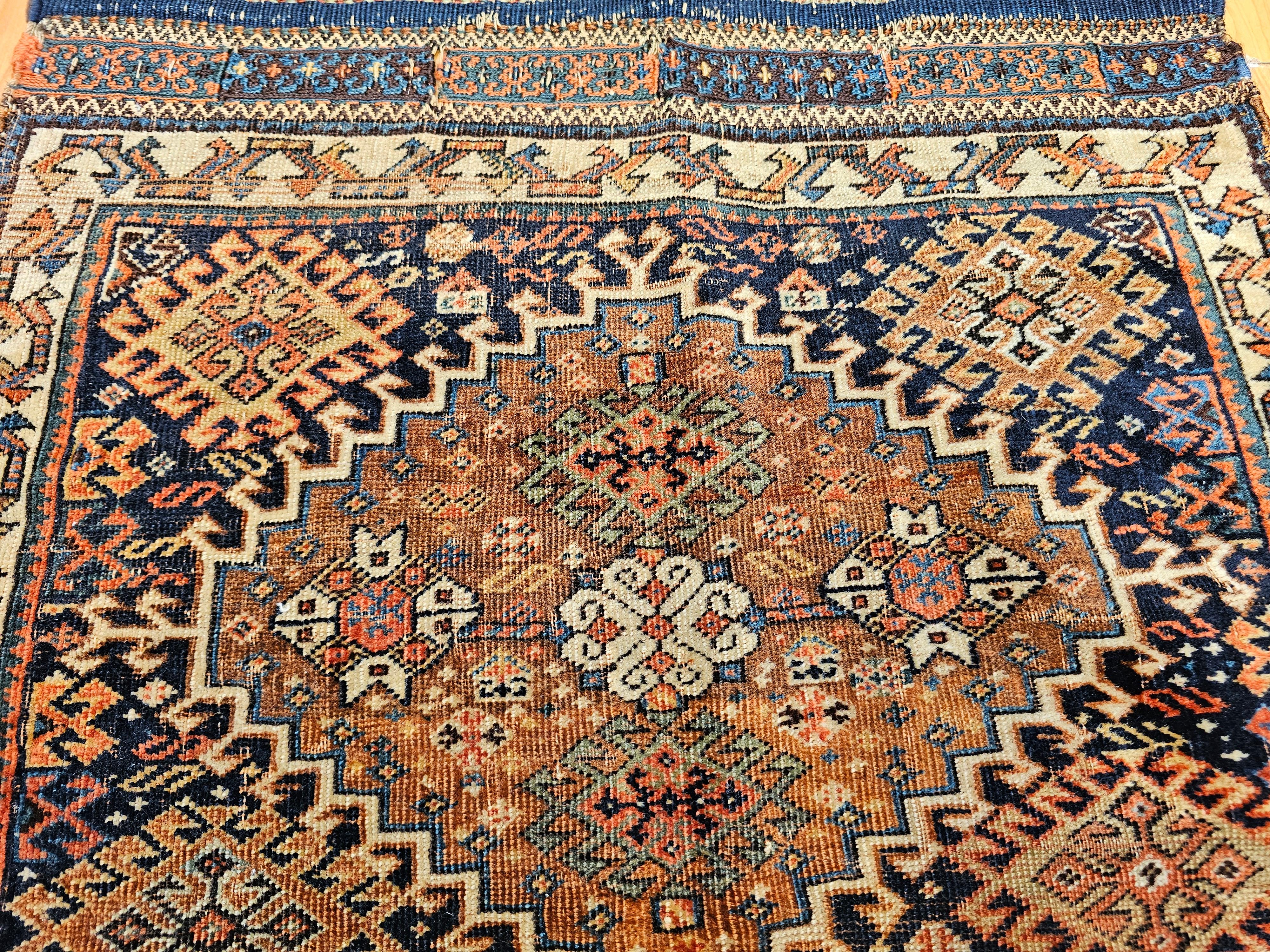Persische Shahsavan-Stammestasche des 19. Jahrhunderts mit gewebtem Soumak-Design im Angebot 6