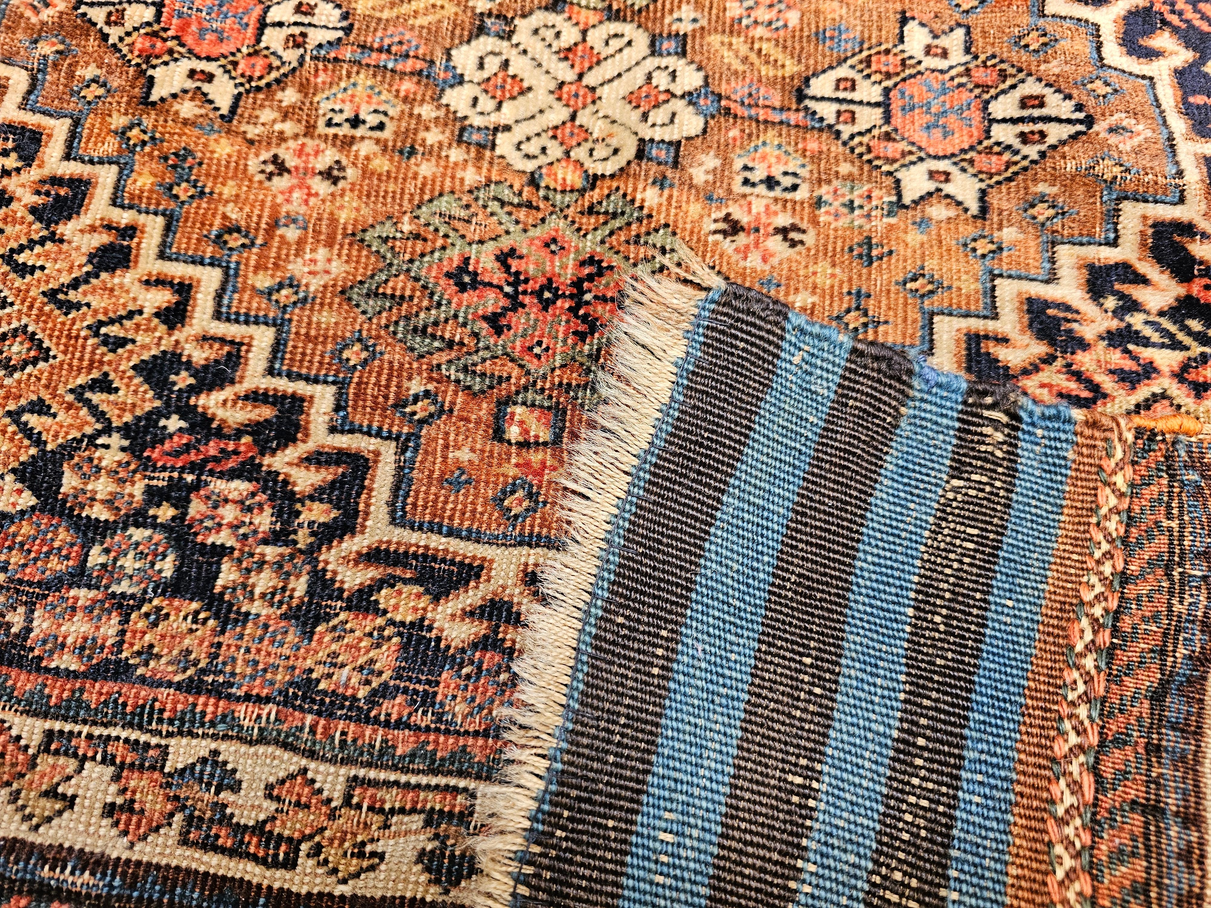 Persische Shahsavan-Stammestasche des 19. Jahrhunderts mit gewebtem Soumak-Design im Angebot 7